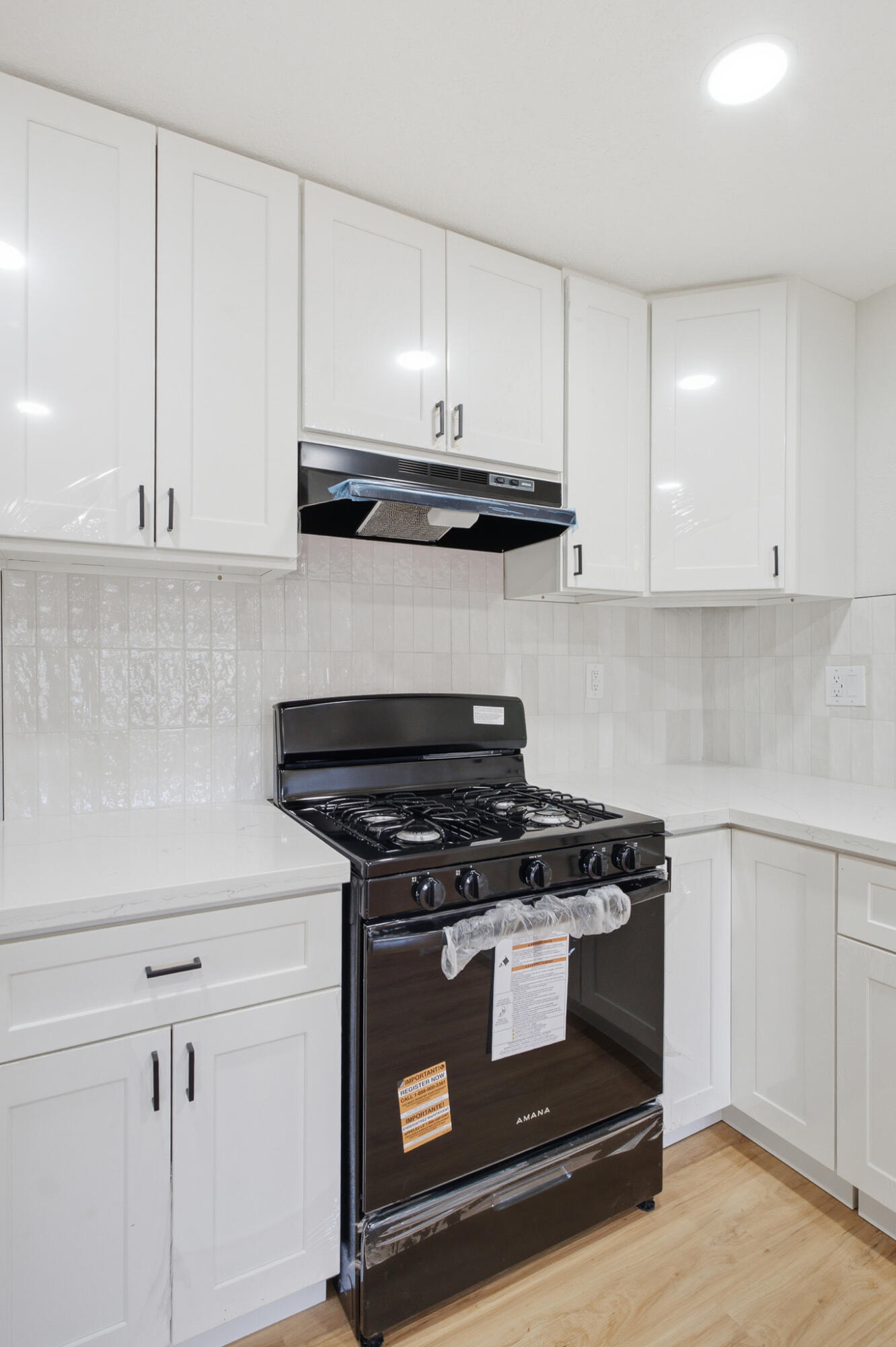 528 N Brundage Ave, Farmersville, CA 93223