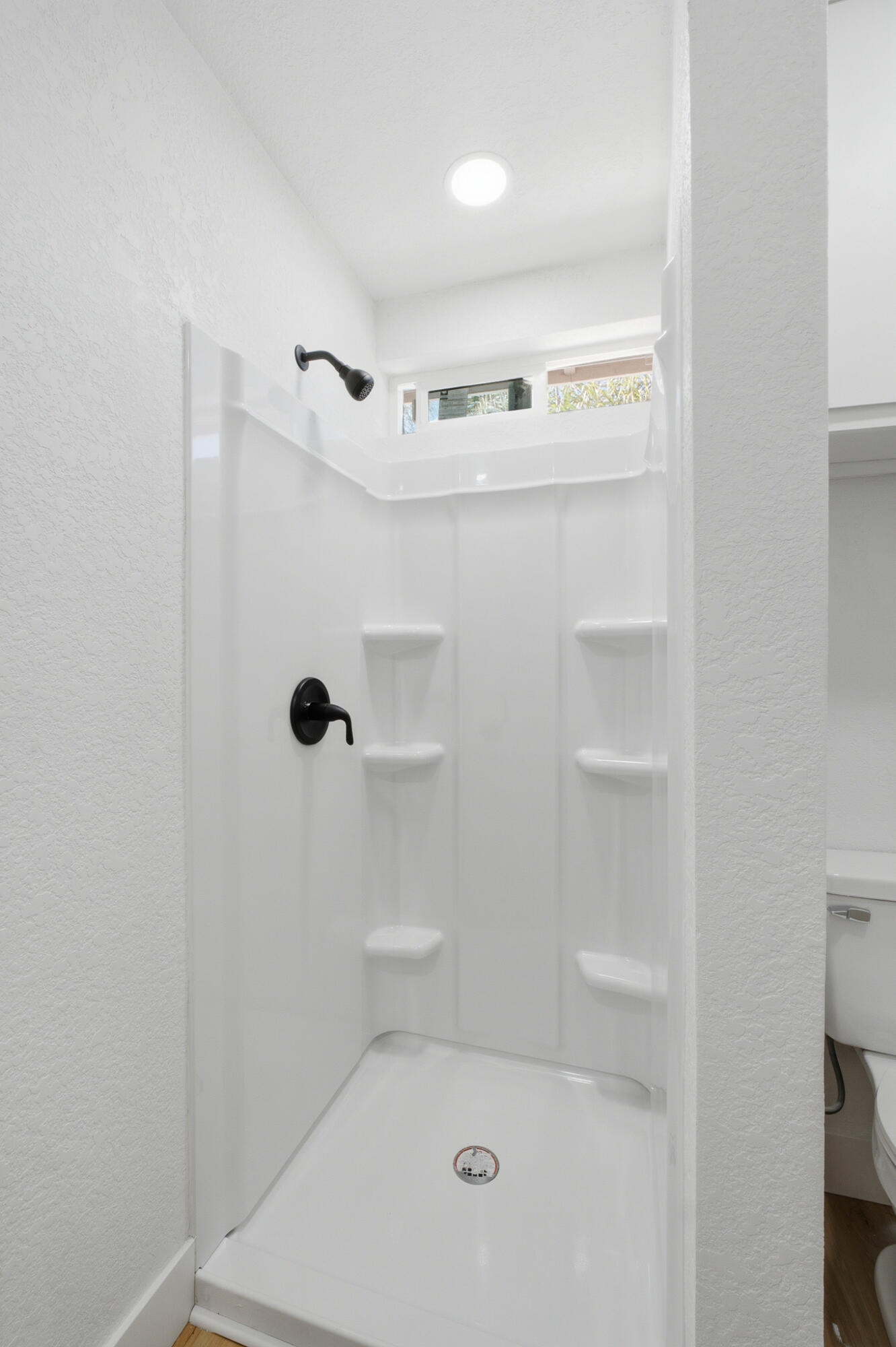 528 N Brundage Ave, Farmersville, CA 93223