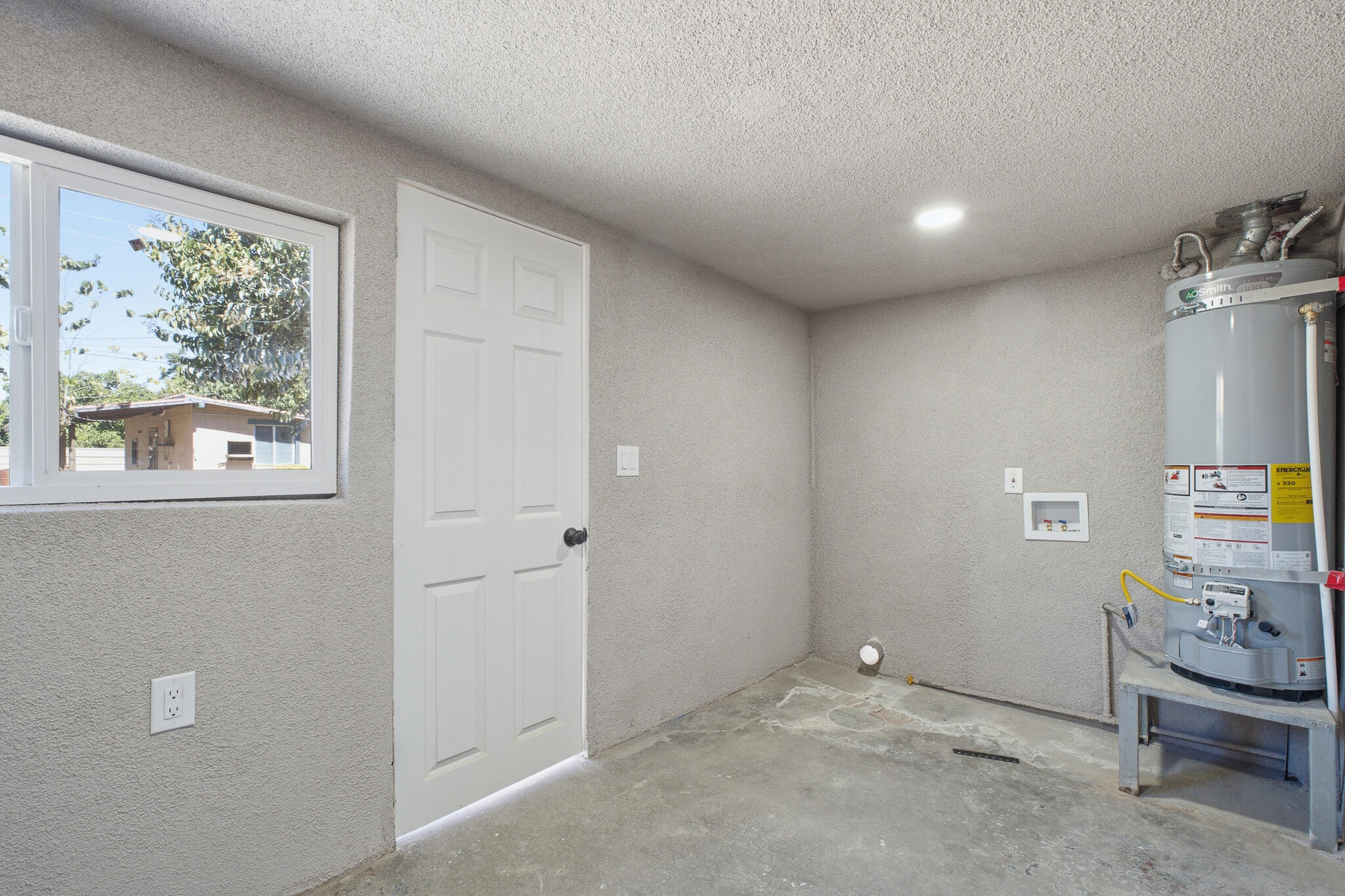 528 N Brundage Ave, Farmersville, CA 93223