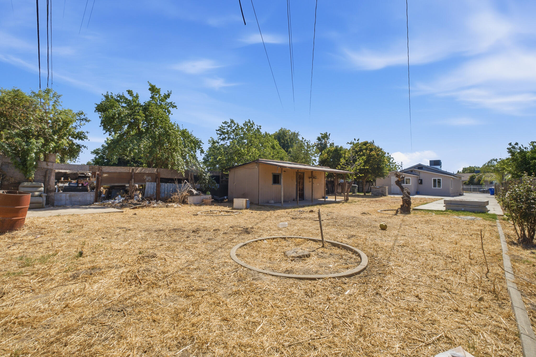 528 N Brundage Ave, Farmersville, CA 93223