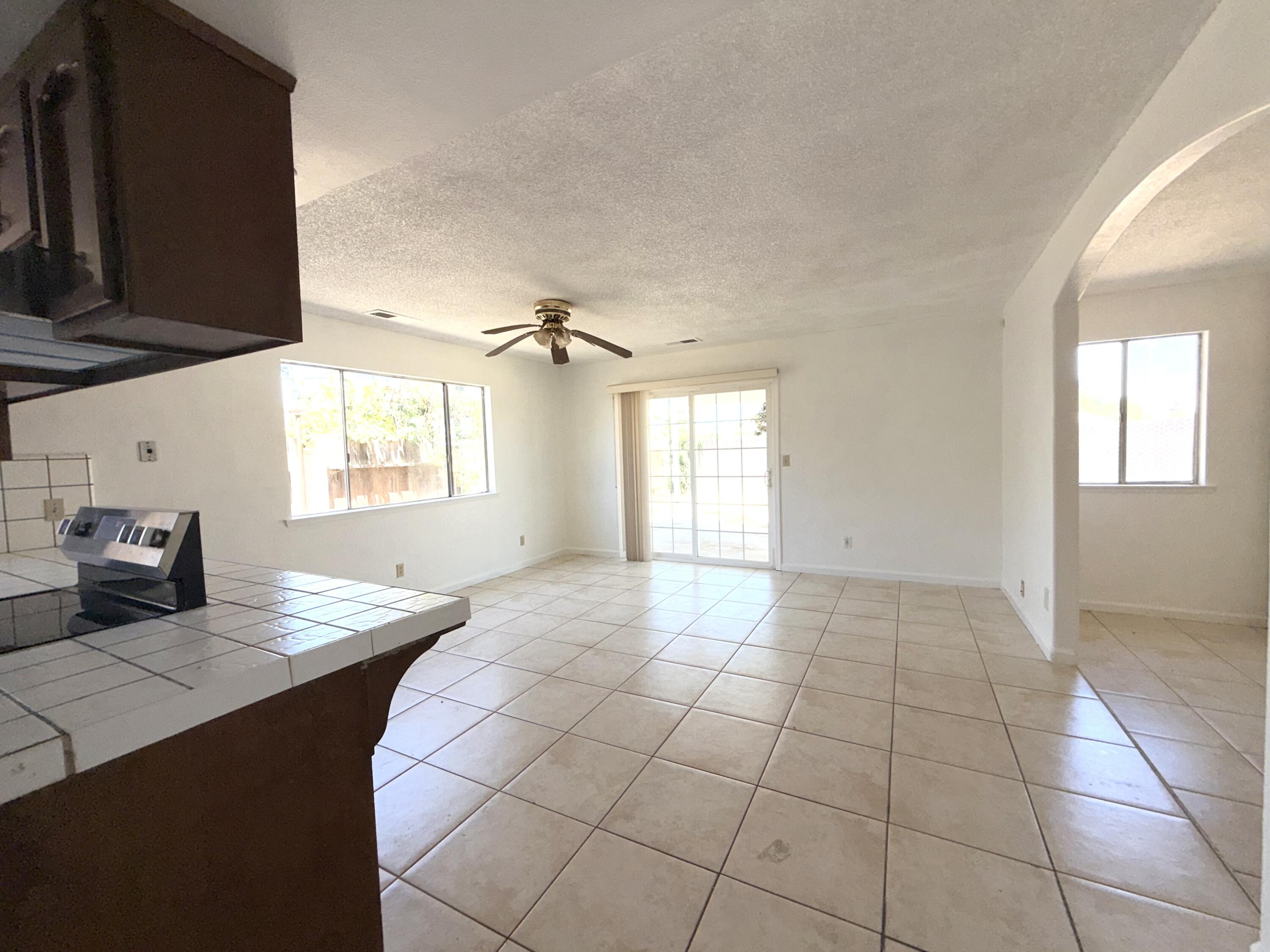 26176 N Mooney Blvd, Tulare, CA 93274