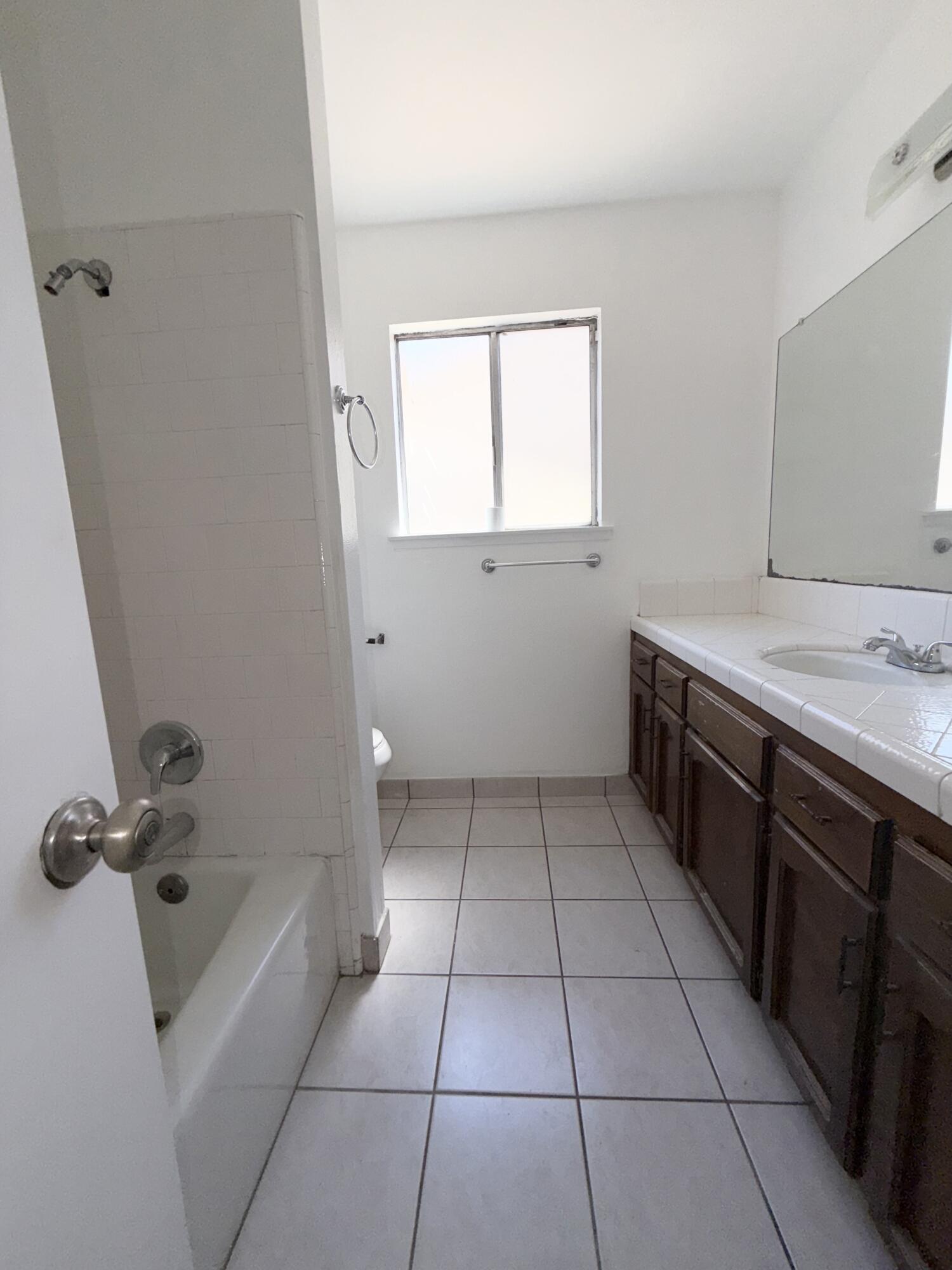 26176 N Mooney Blvd, Tulare, CA 93274