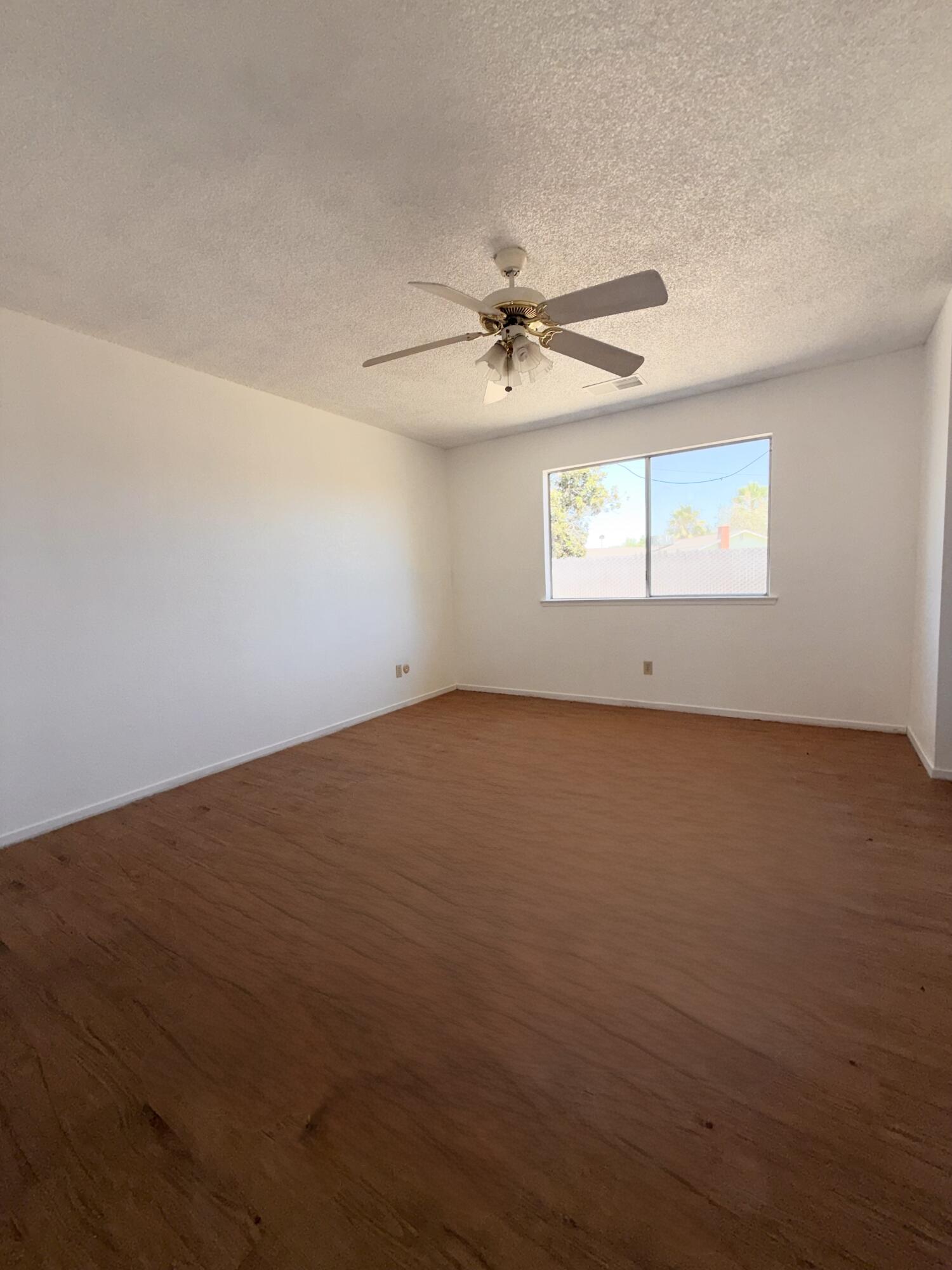 26176 N Mooney Blvd, Tulare, CA 93274