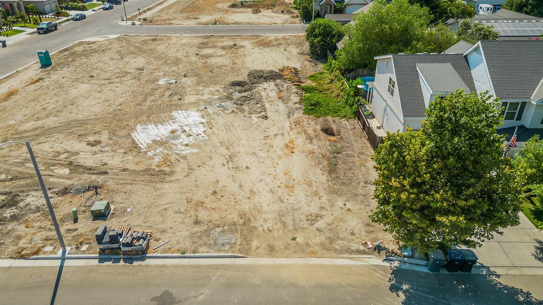 4247 S University St, Visalia, CA 93277