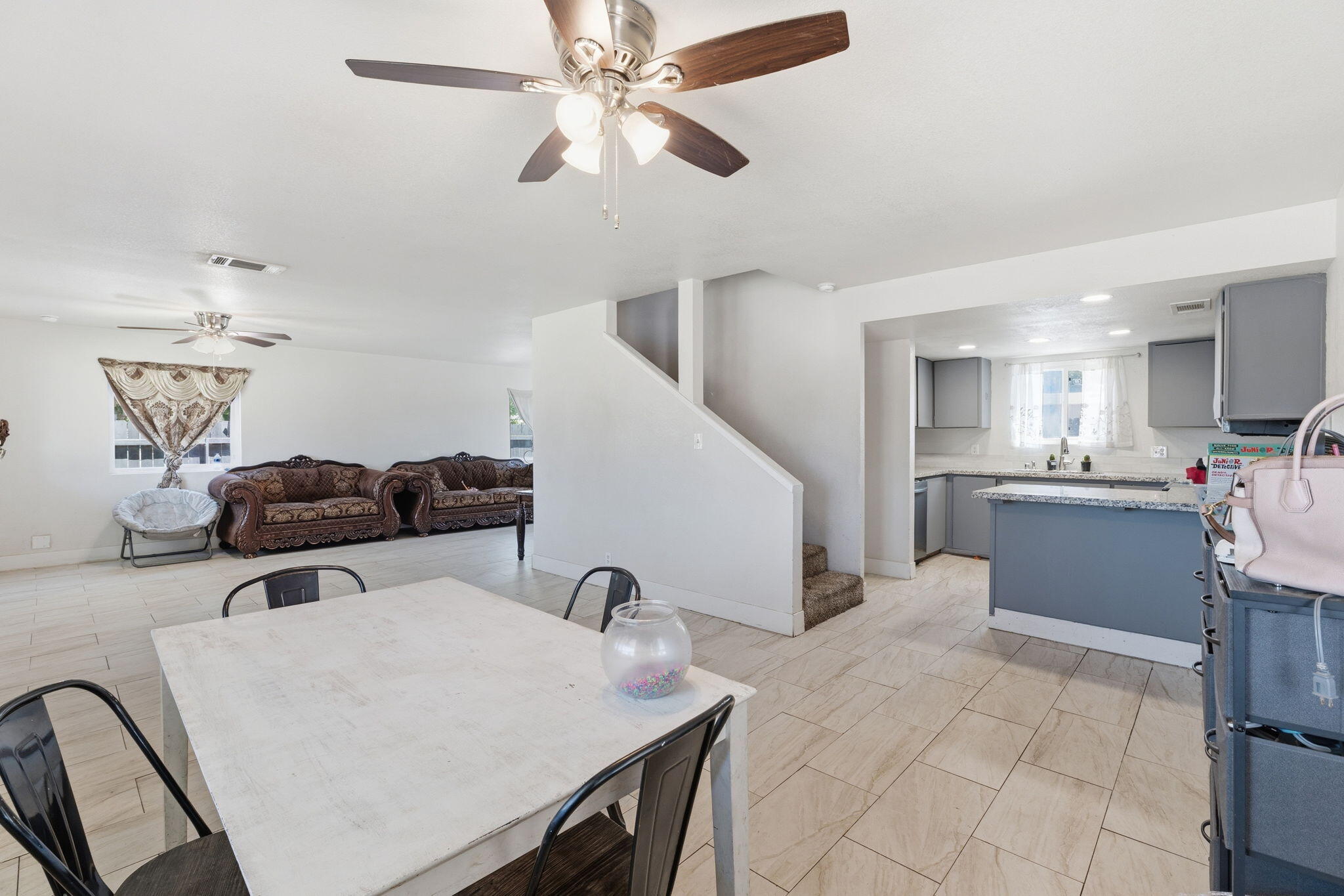 975 Van Dorsten Ave, Corcoran, CA 93212