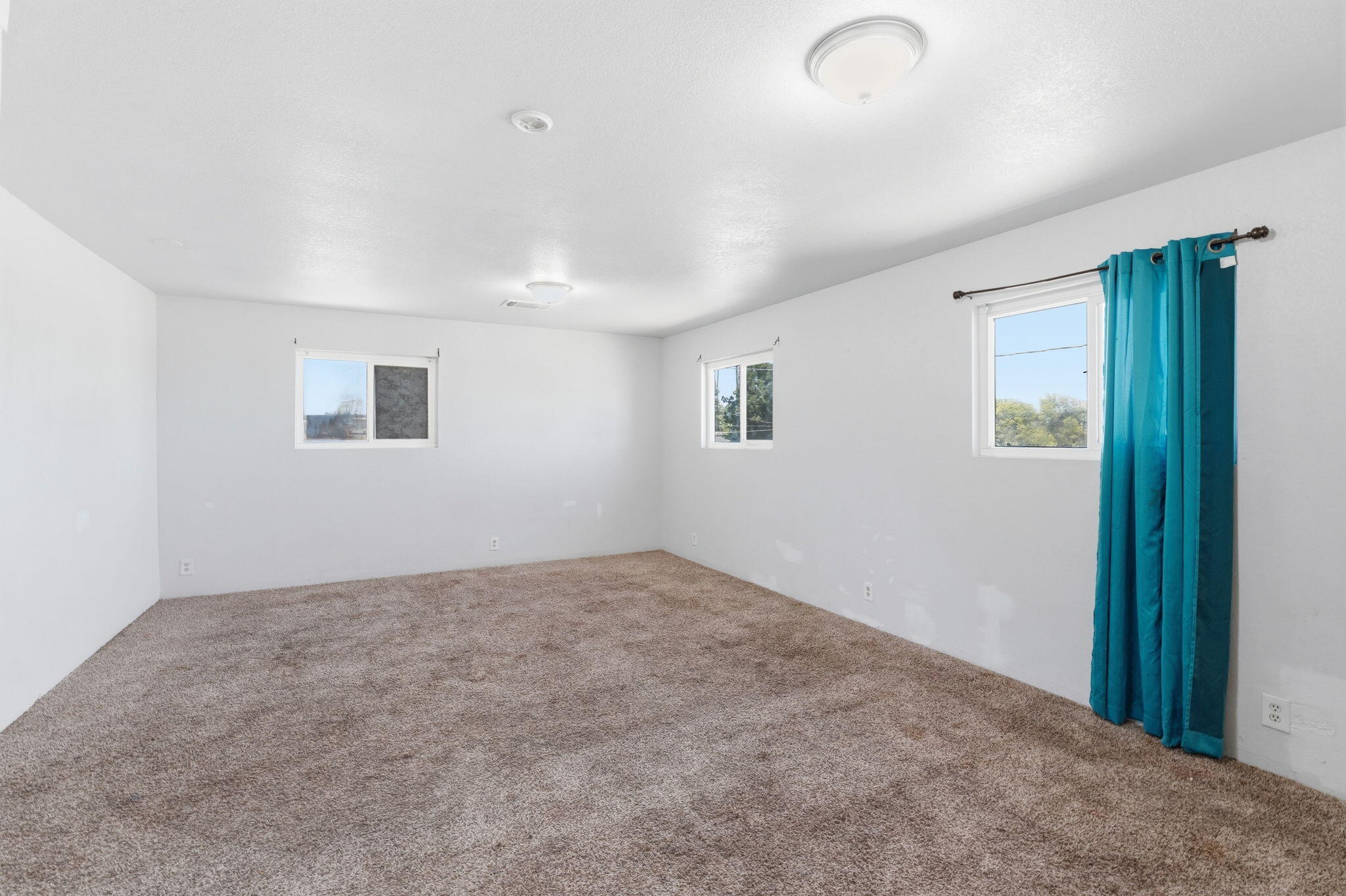 975 Van Dorsten Ave, Corcoran, CA 93212