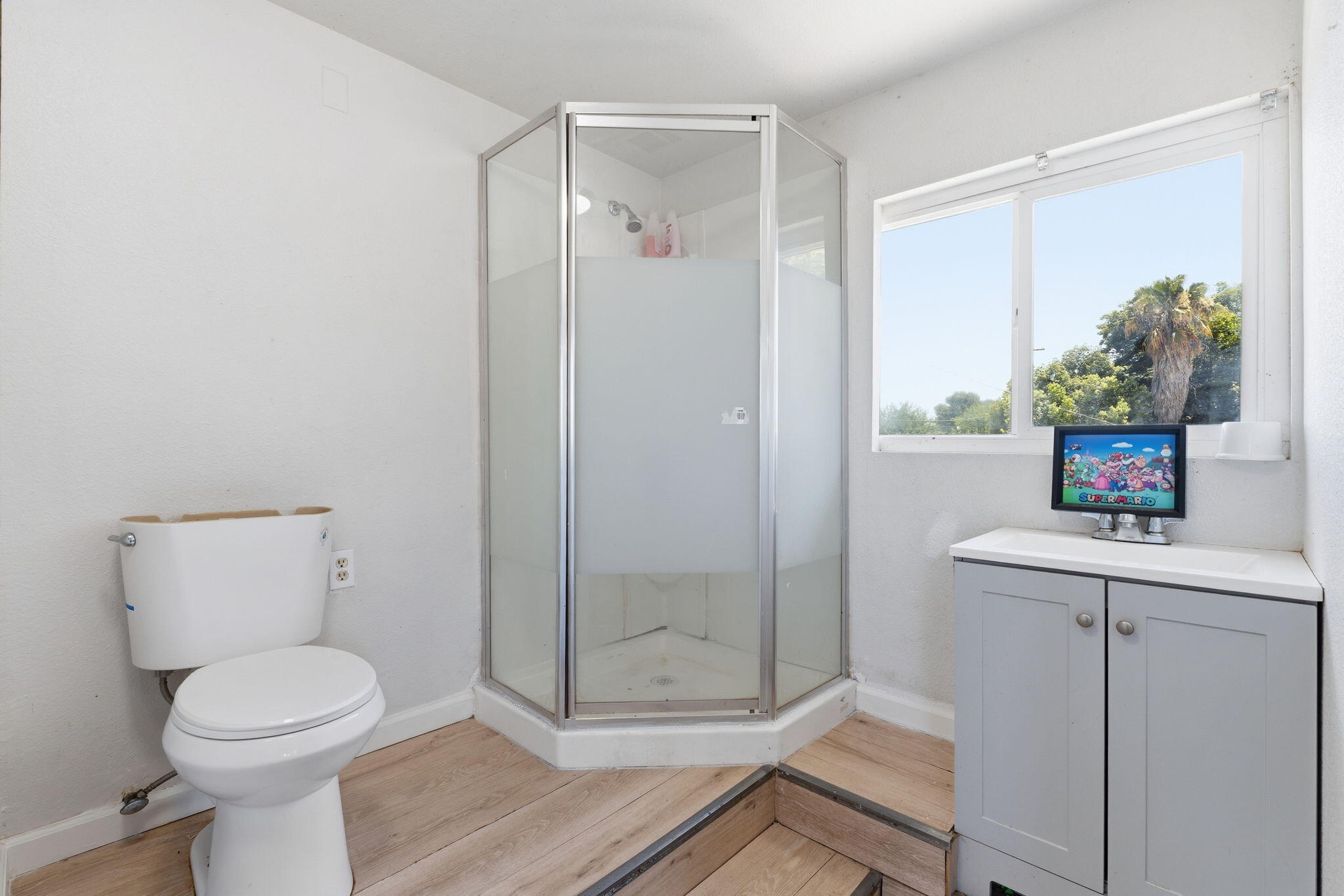 975 Van Dorsten Ave, Corcoran, CA 93212
