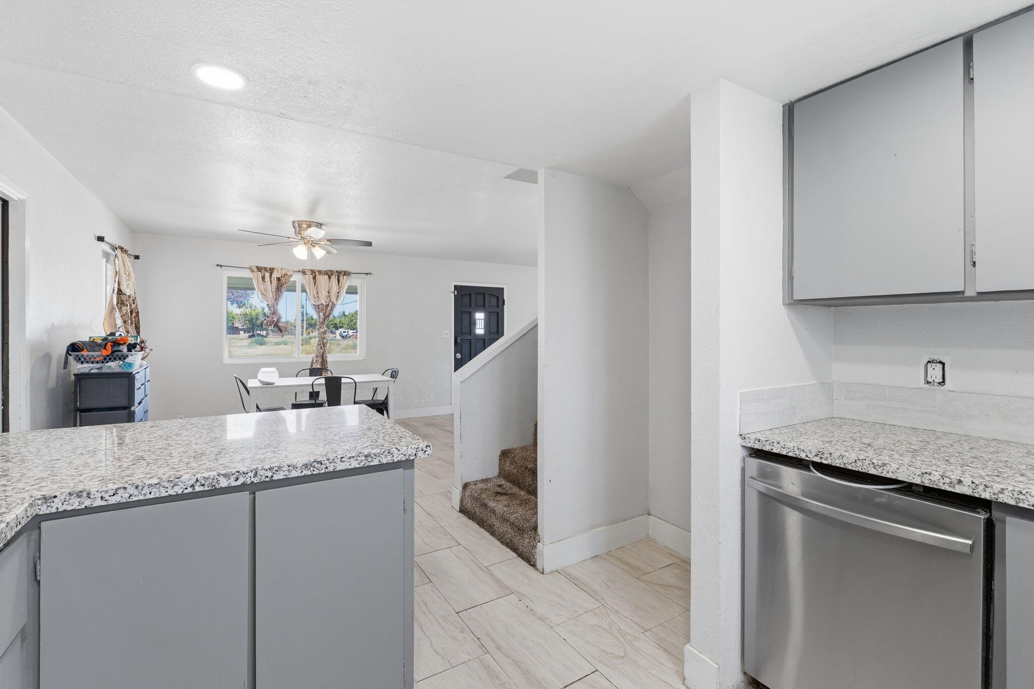 975 Van Dorsten Ave, Corcoran, CA 93212
