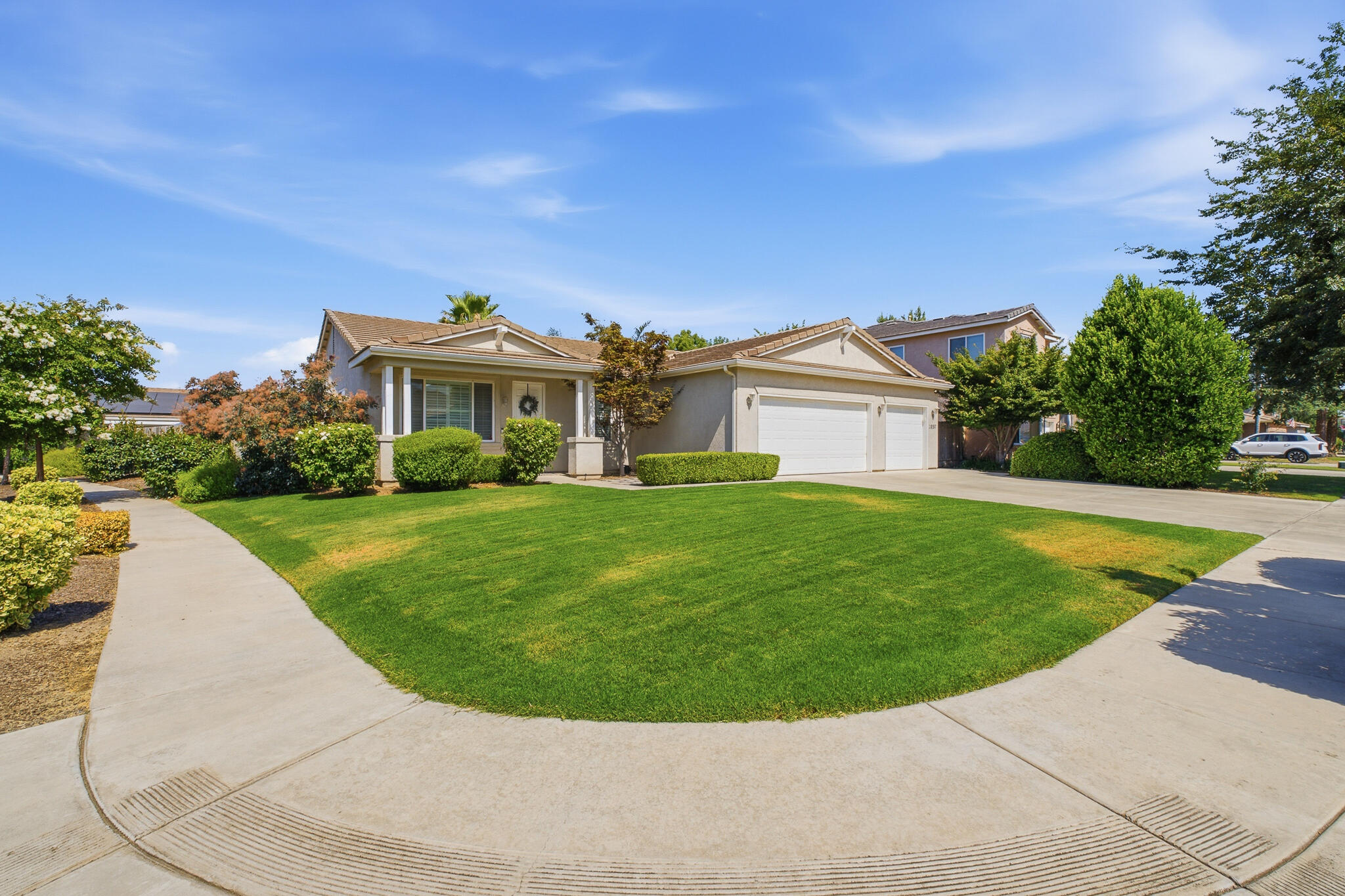 2037 N Vermont, Visalia, CA 93291