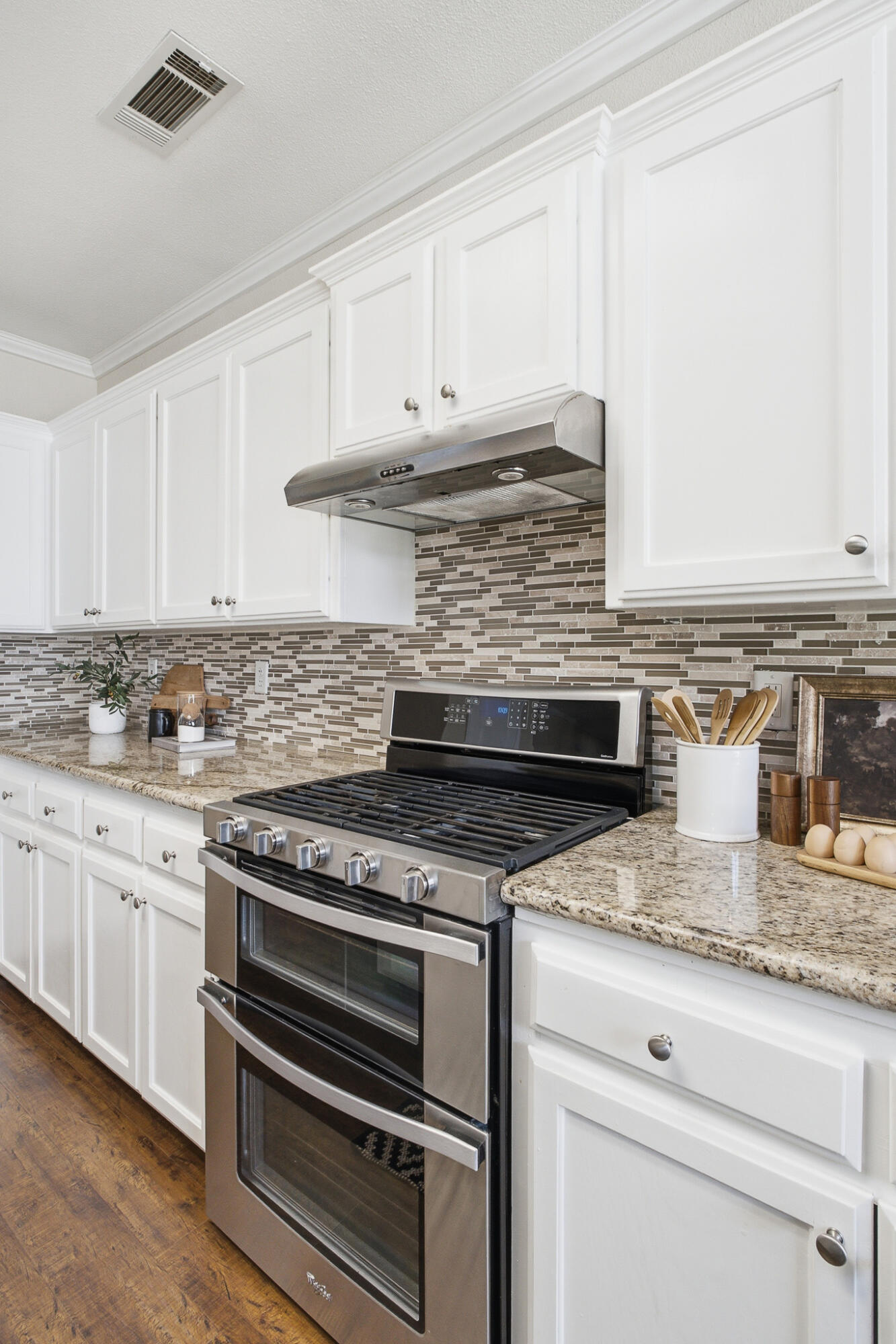 2037 N Vermont, Visalia, CA 93291
