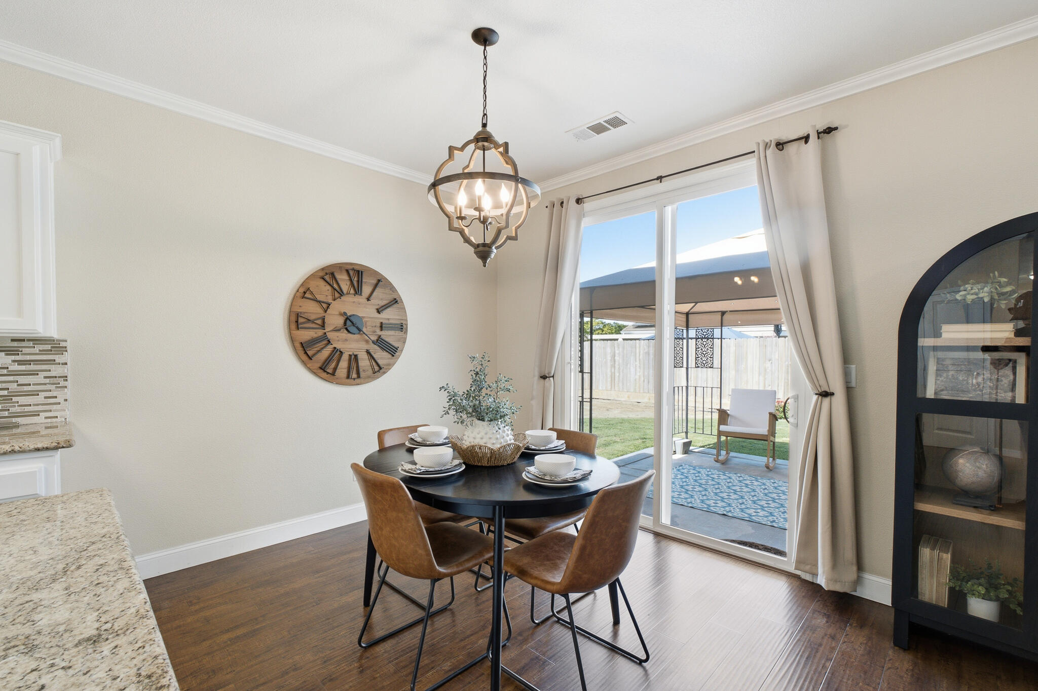 2037 N Vermont, Visalia, CA 93291