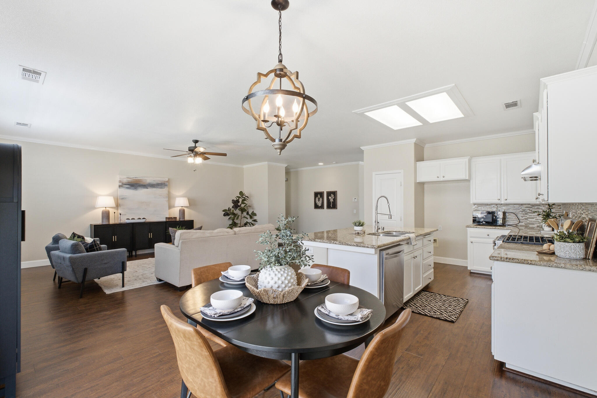 2037 N Vermont, Visalia, CA 93291
