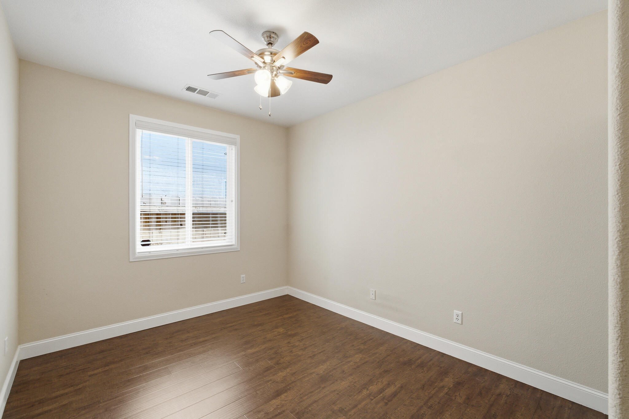 2037 N Vermont, Visalia, CA 93291