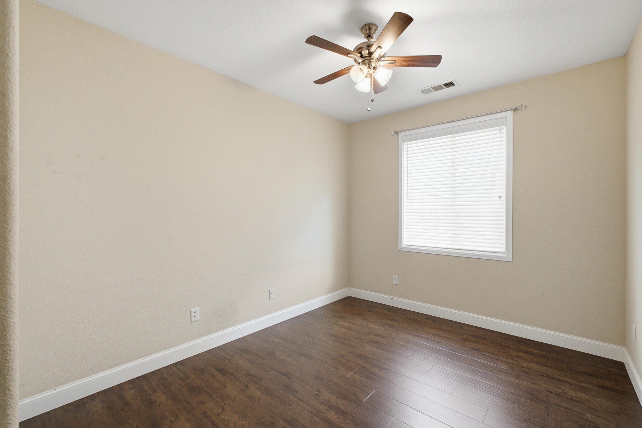 2037 N Vermont, Visalia, CA 93291