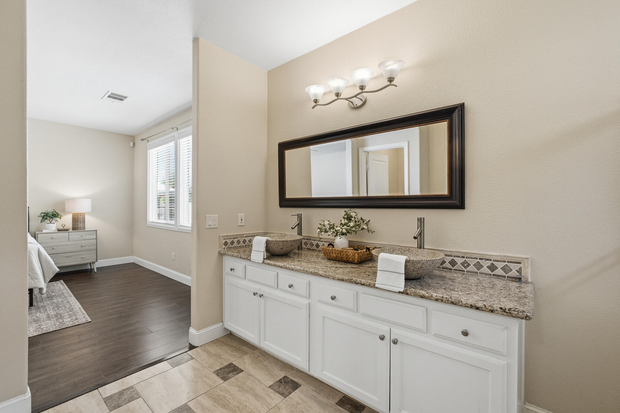 2037 N Vermont, Visalia, CA 93291