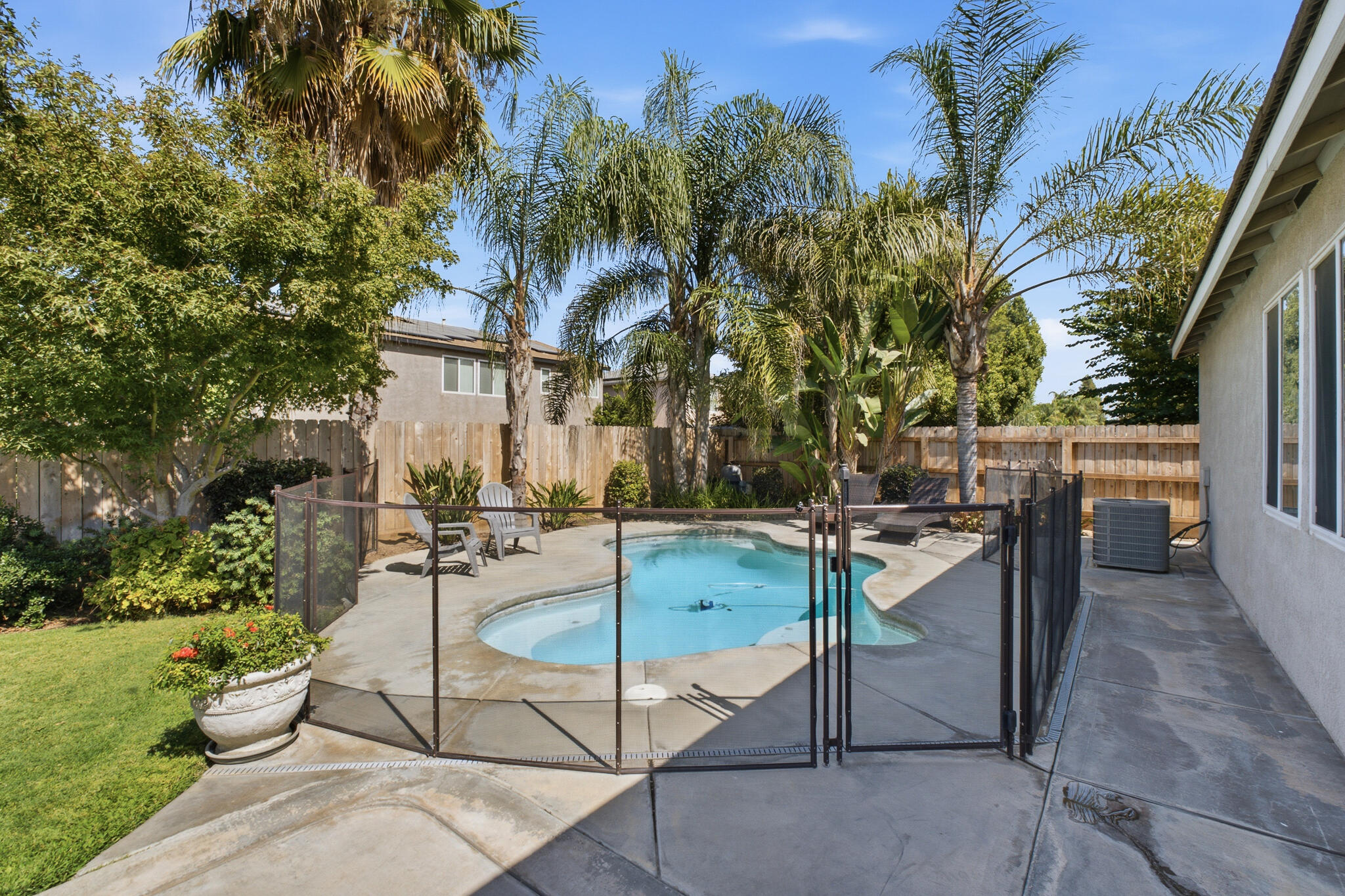 2037 N Vermont, Visalia, CA 93291