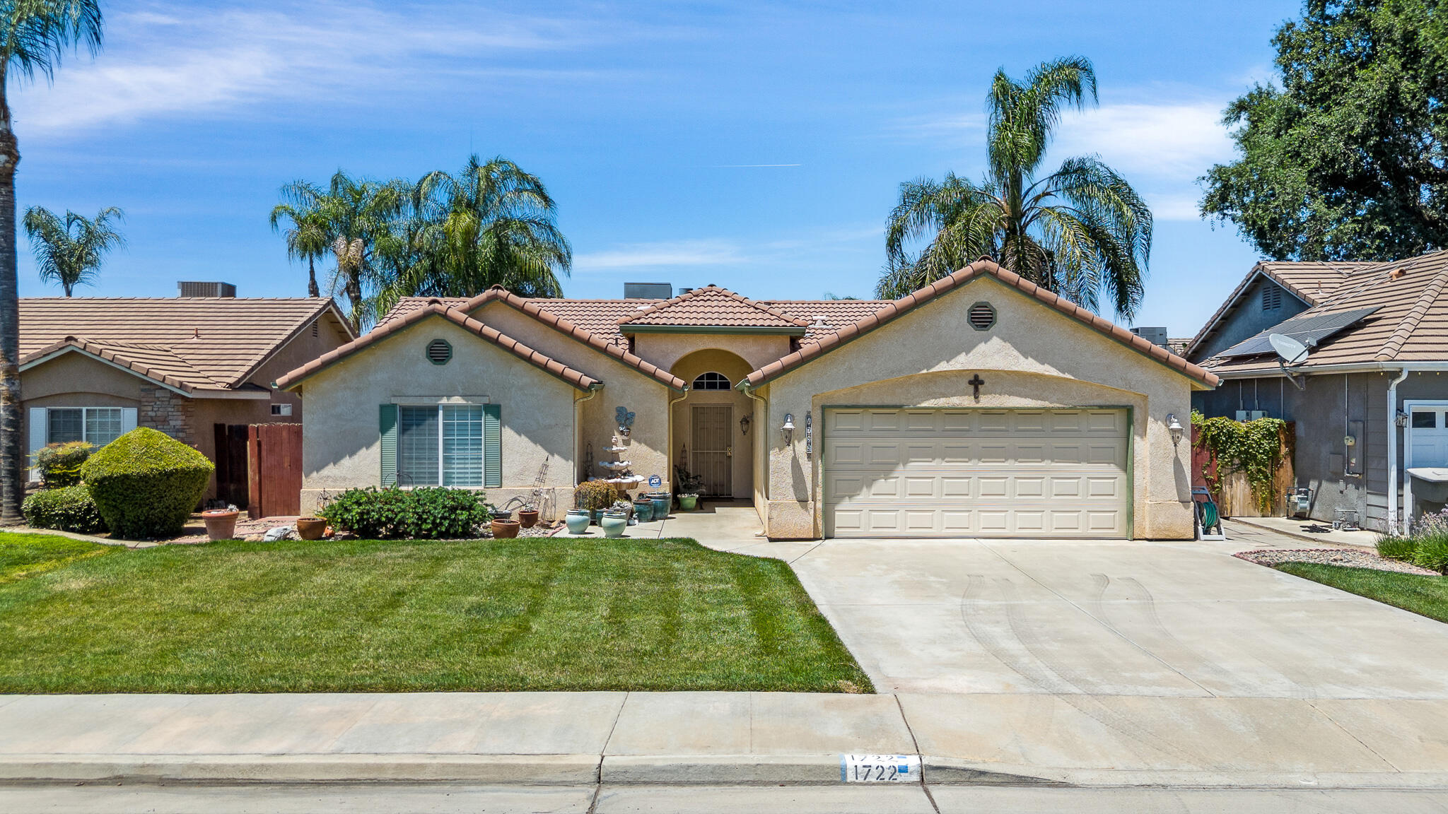 1722 W Julieann Ave, Porterville, CA 93257