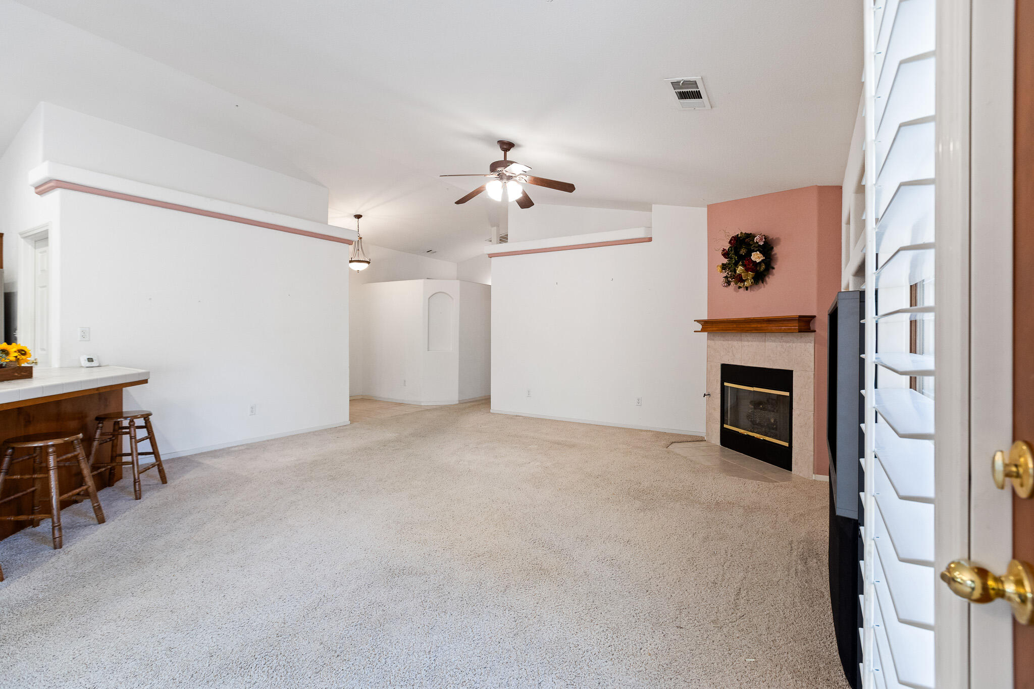 1722 W Julieann Ave, Porterville, CA 93257