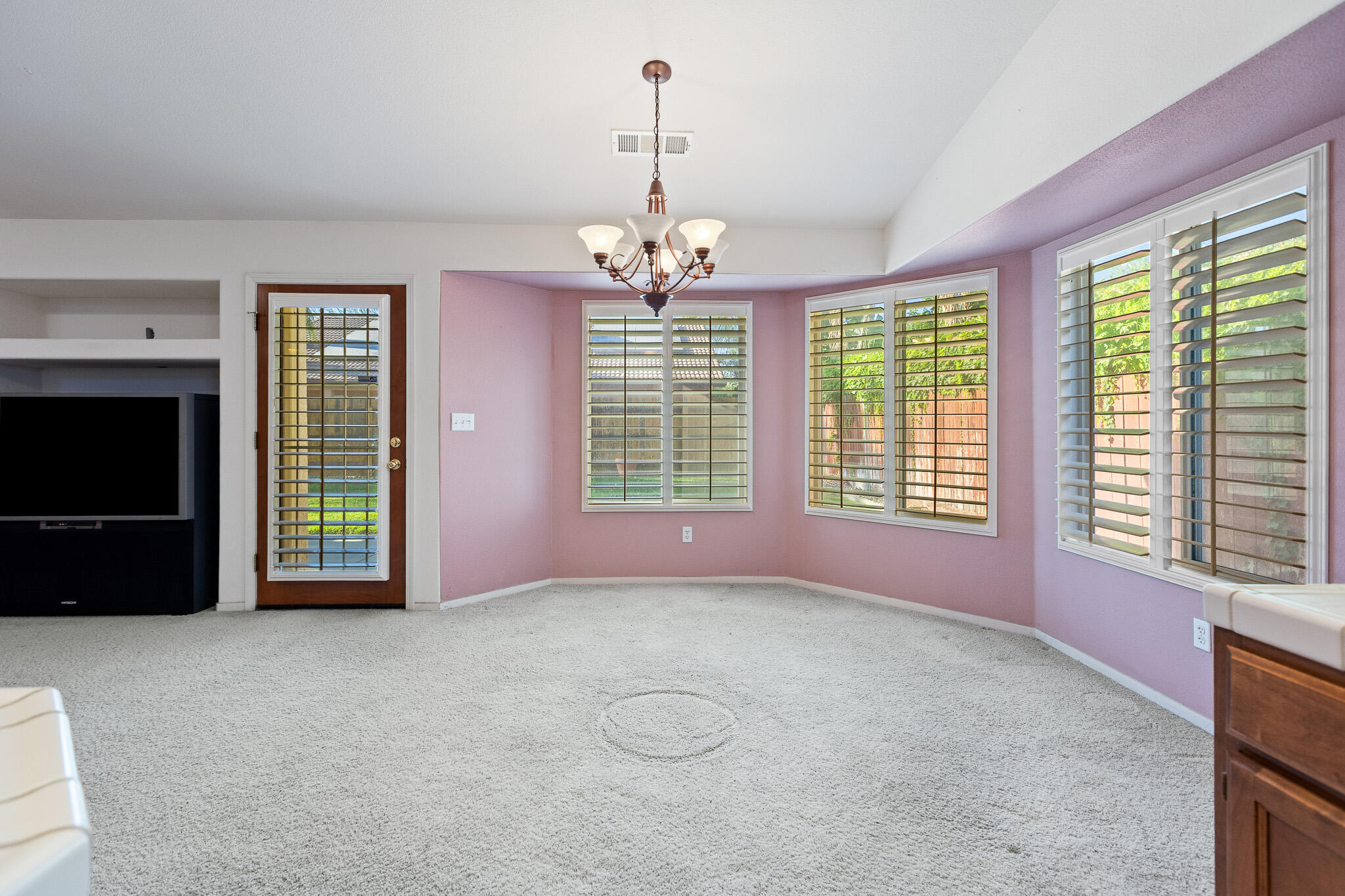 1722 W Julieann Ave, Porterville, CA 93257