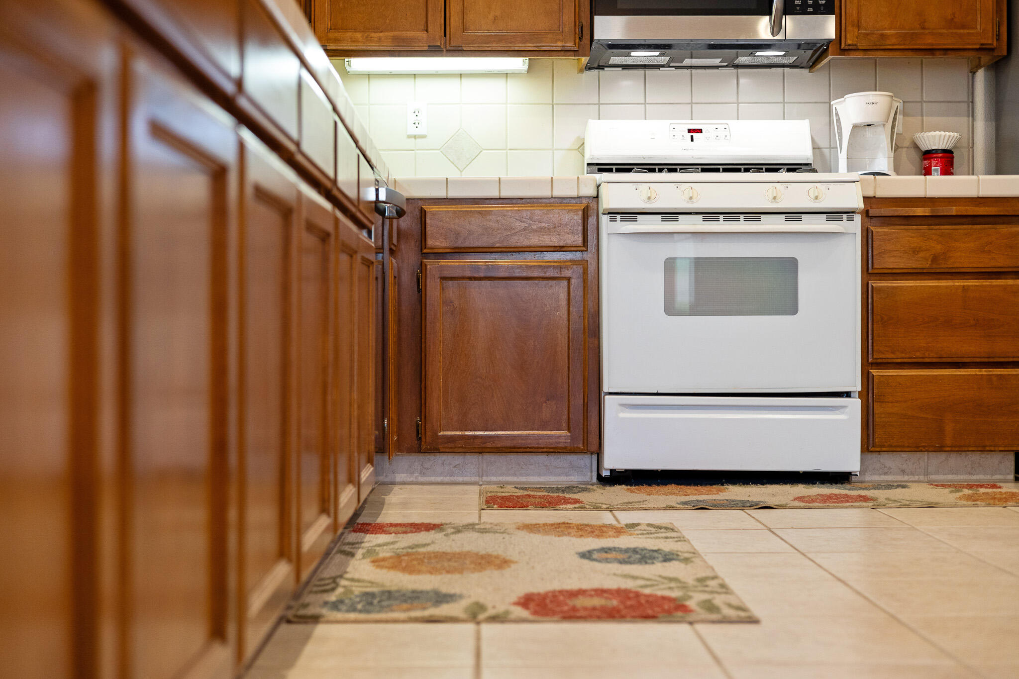 1722 W Julieann Ave, Porterville, CA 93257