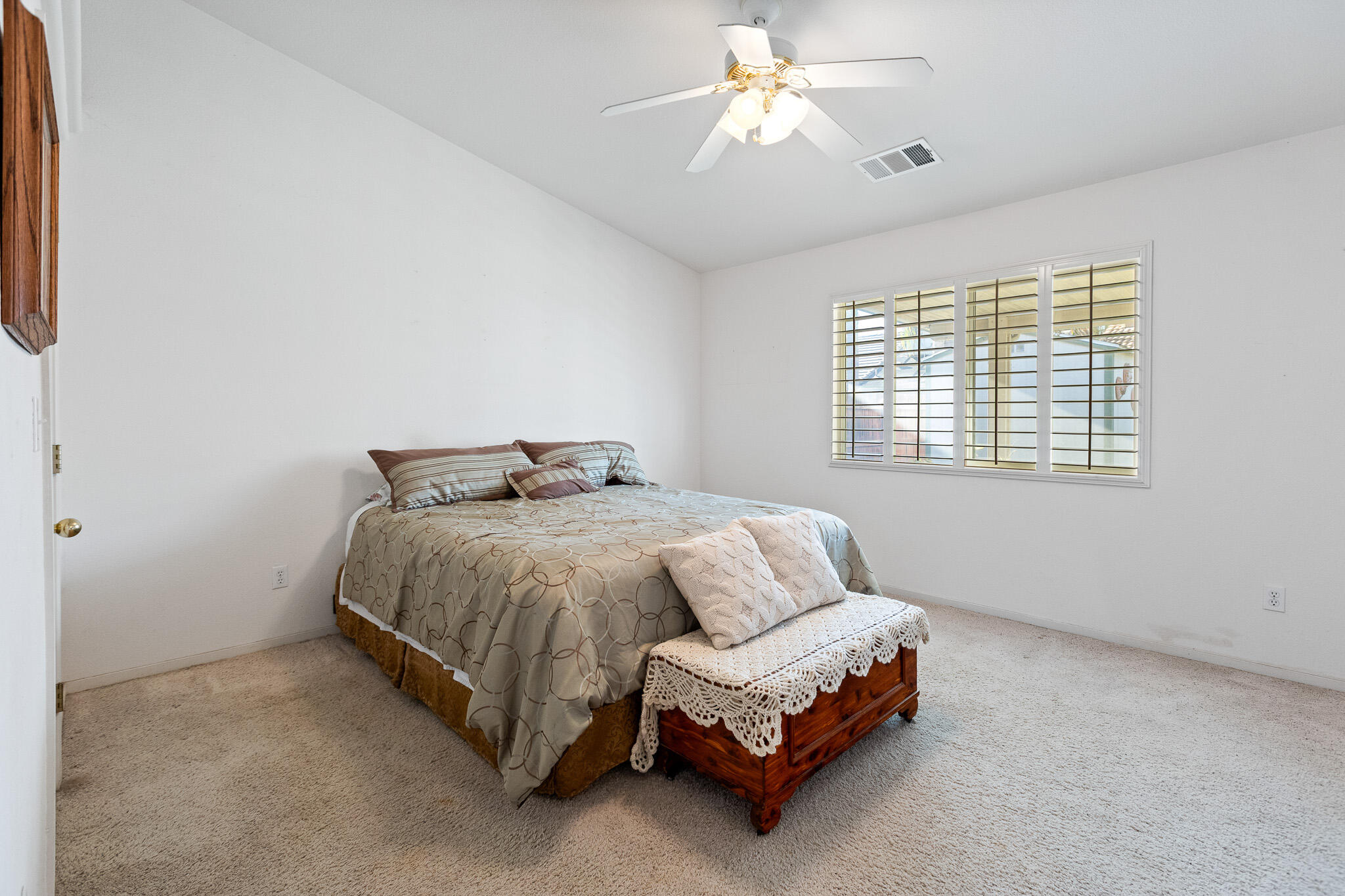 1722 W Julieann Ave, Porterville, CA 93257