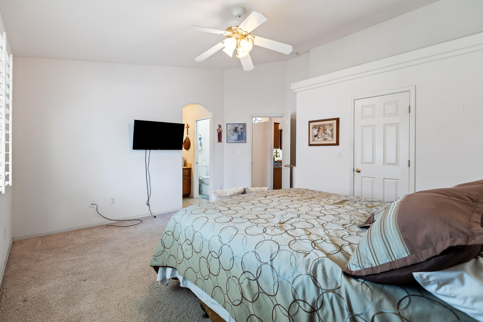 1722 W Julieann Ave, Porterville, CA 93257