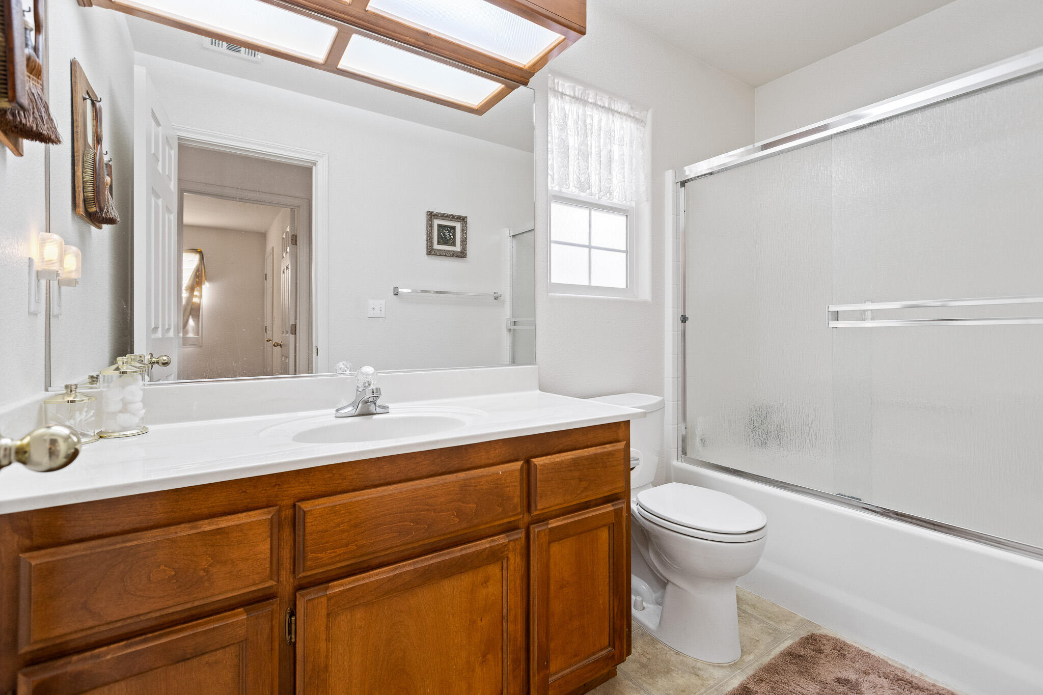 1722 W Julieann Ave, Porterville, CA 93257