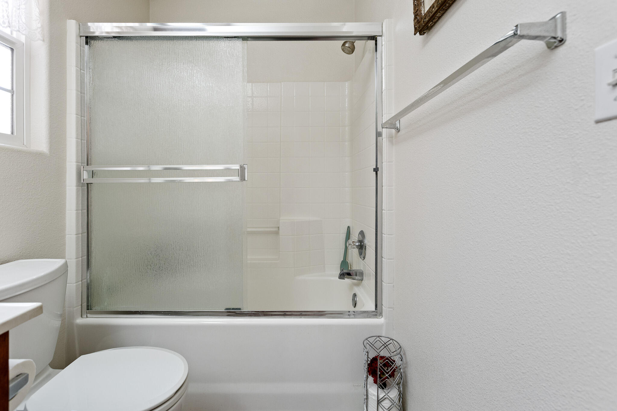 1722 W Julieann Ave, Porterville, CA 93257