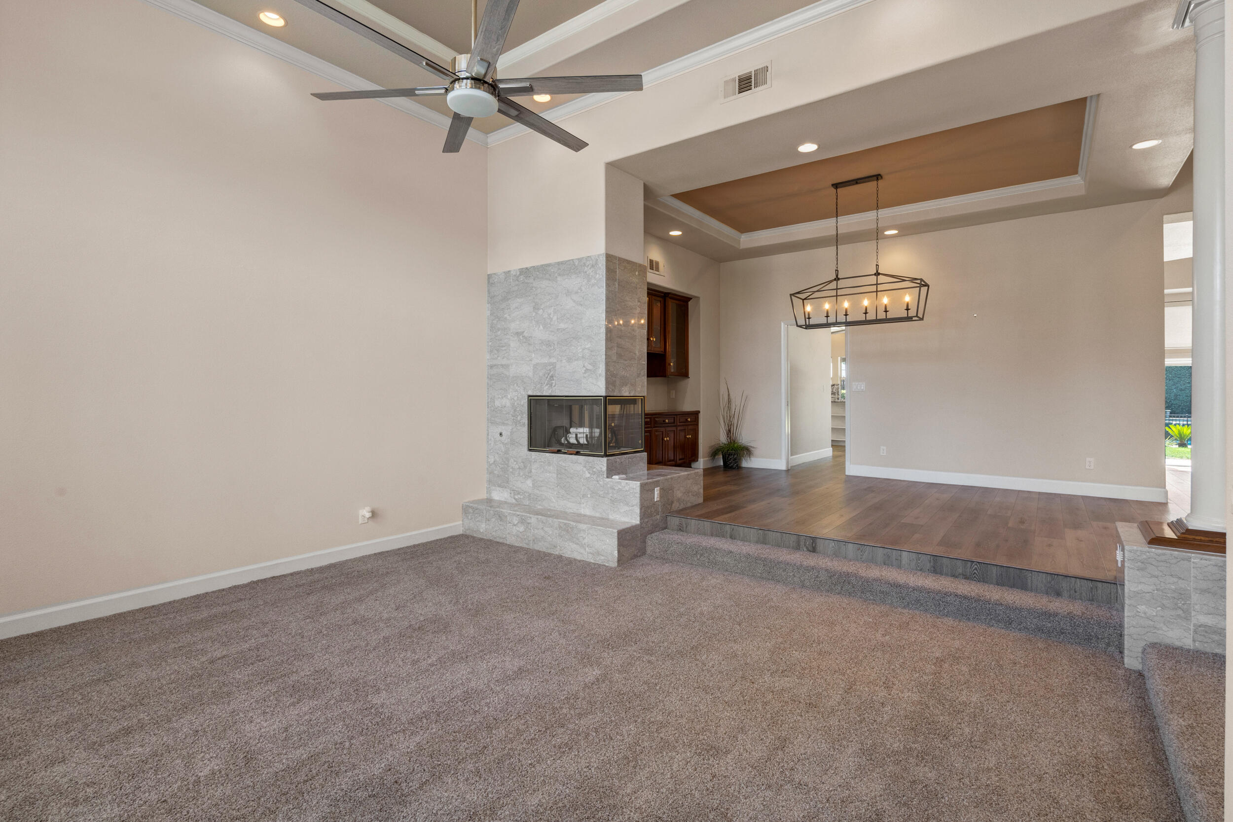 5709 W Seeger Ct, Visalia, CA 93277