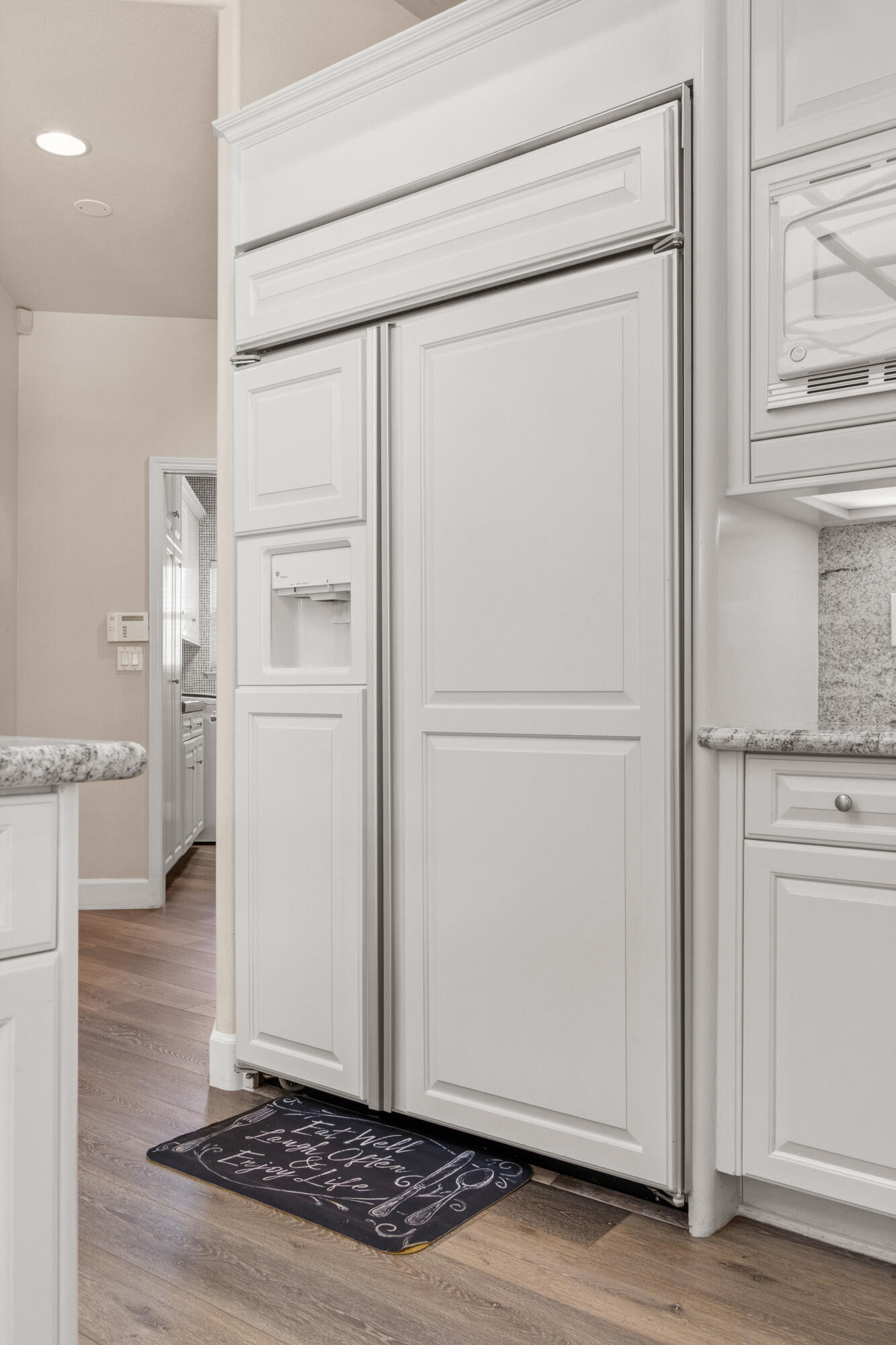 5709 W Seeger Ct, Visalia, CA 93277