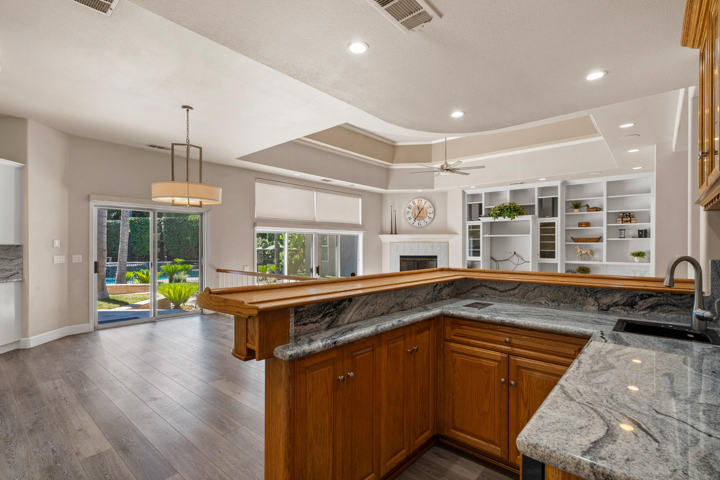 5709 W Seeger Ct, Visalia, CA 93277