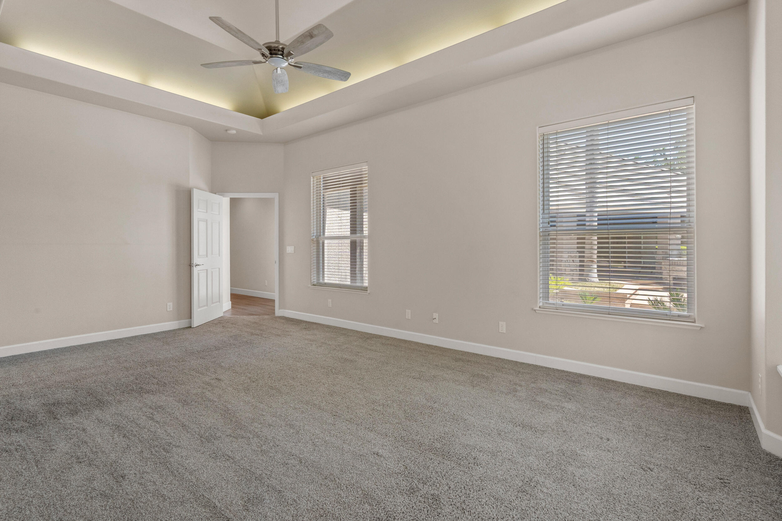 5709 W Seeger Ct, Visalia, CA 93277