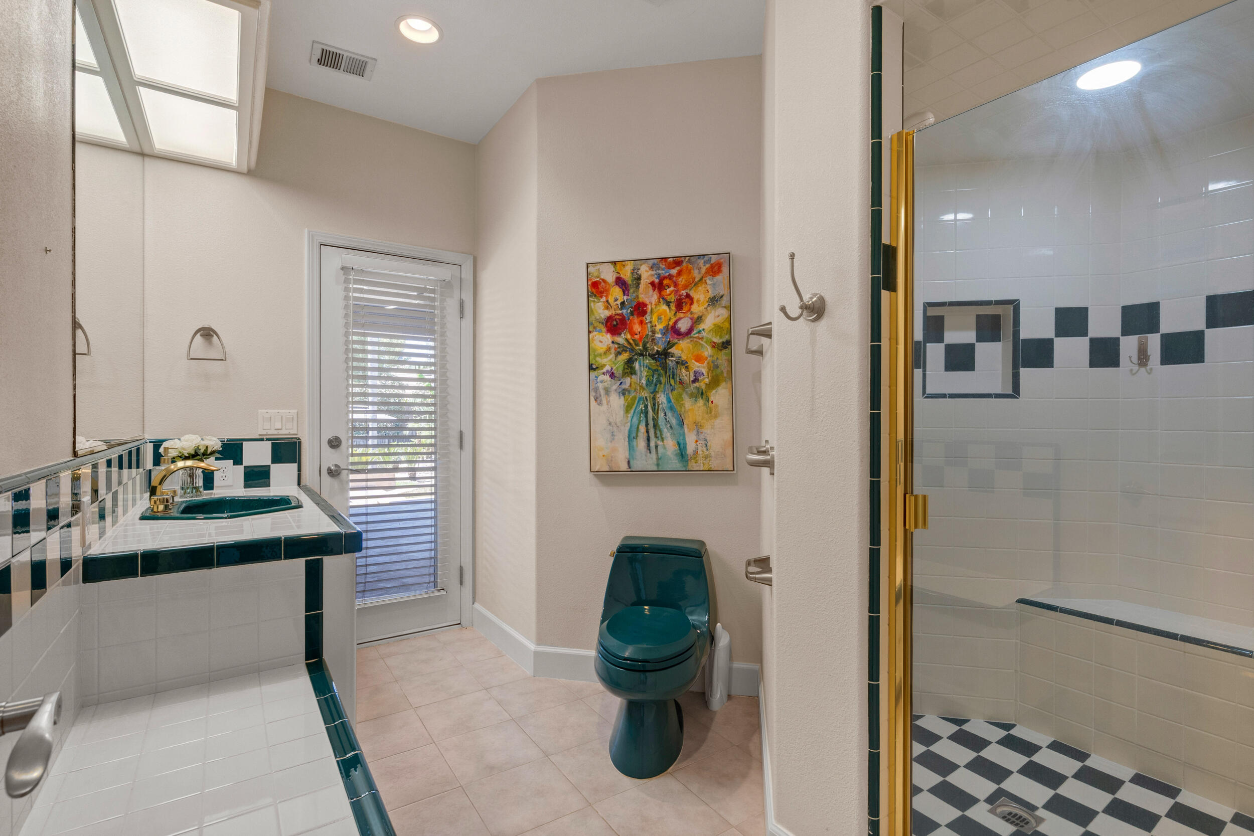 5709 W Seeger Ct, Visalia, CA 93277
