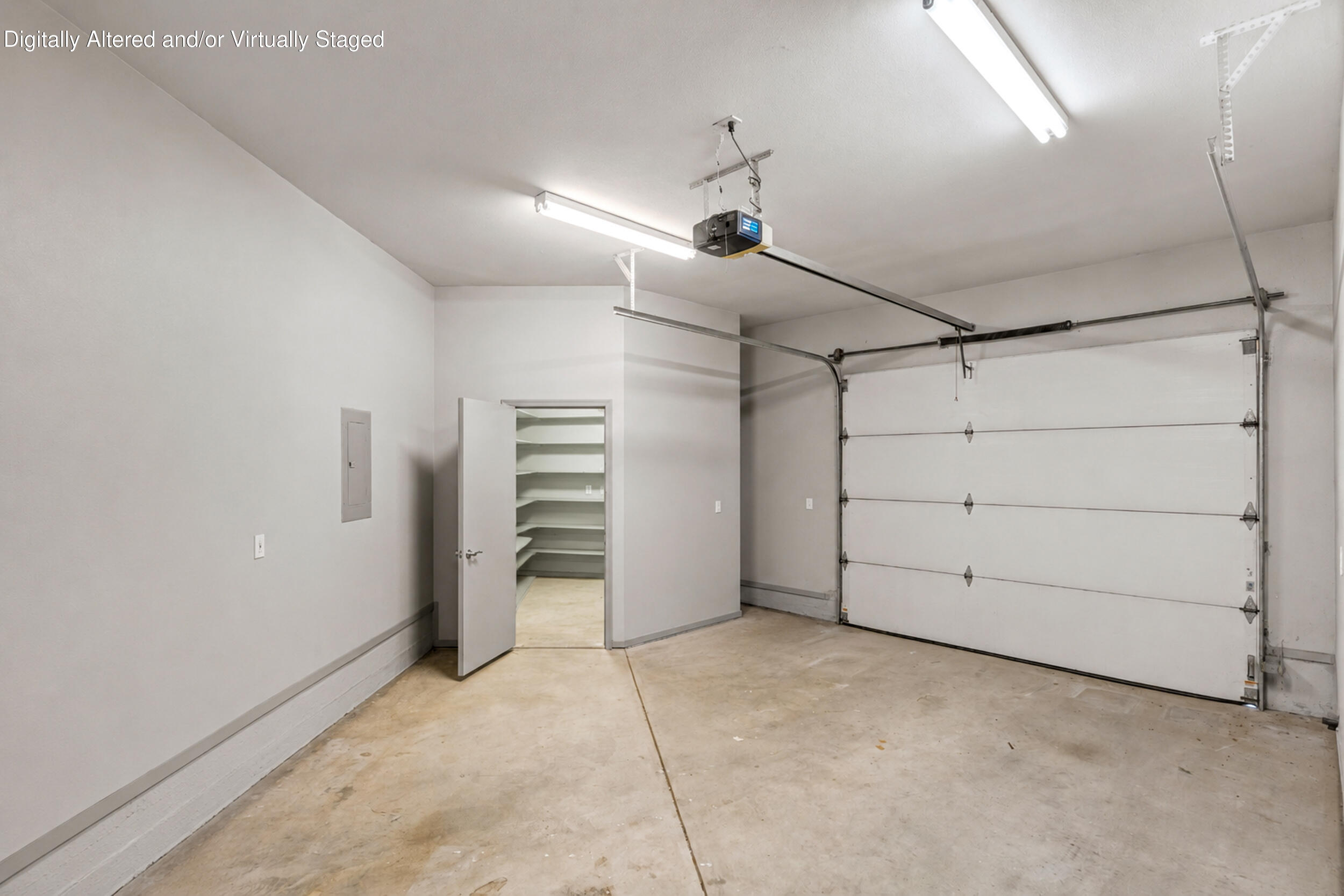 5709 W Seeger Ct, Visalia, CA 93277