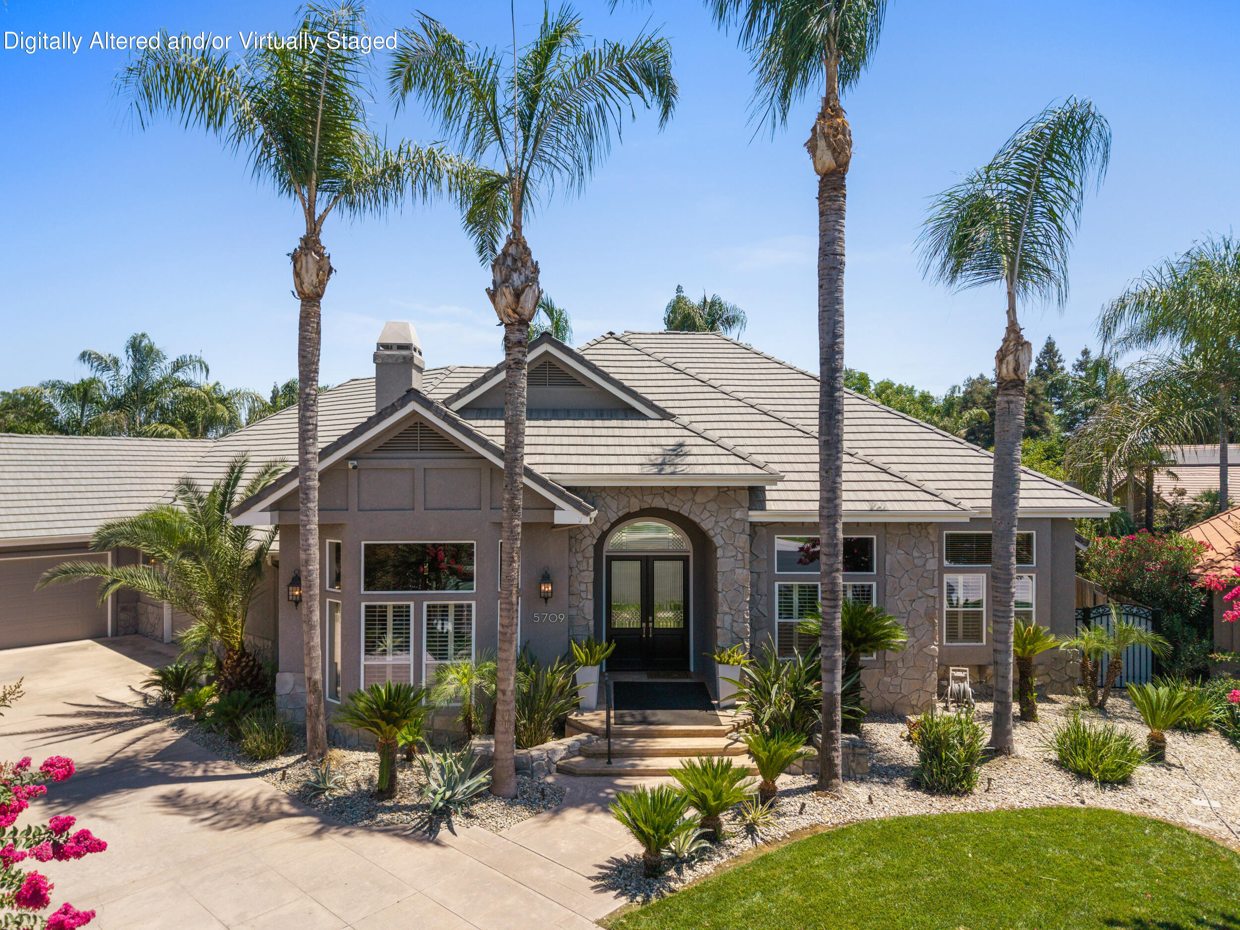 5709 W Seeger Ct, Visalia, CA 93277