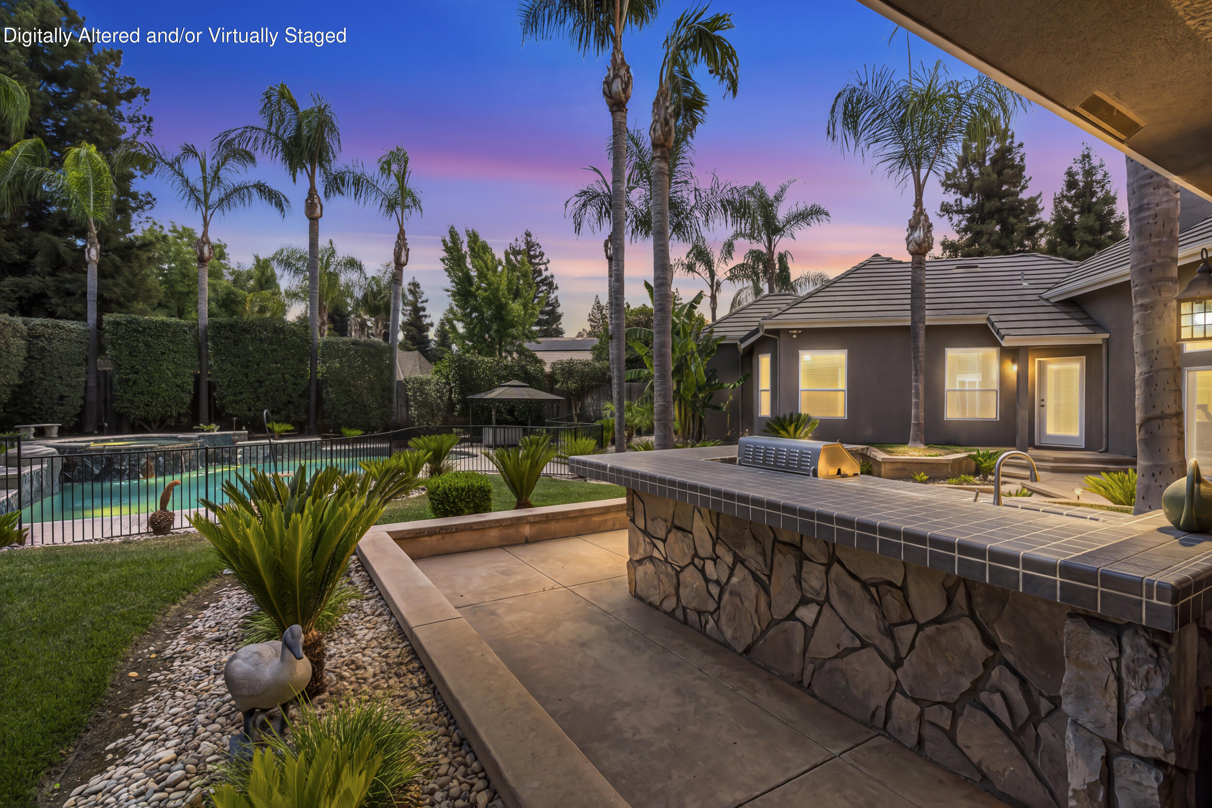 5709 W Seeger Ct, Visalia, CA 93277