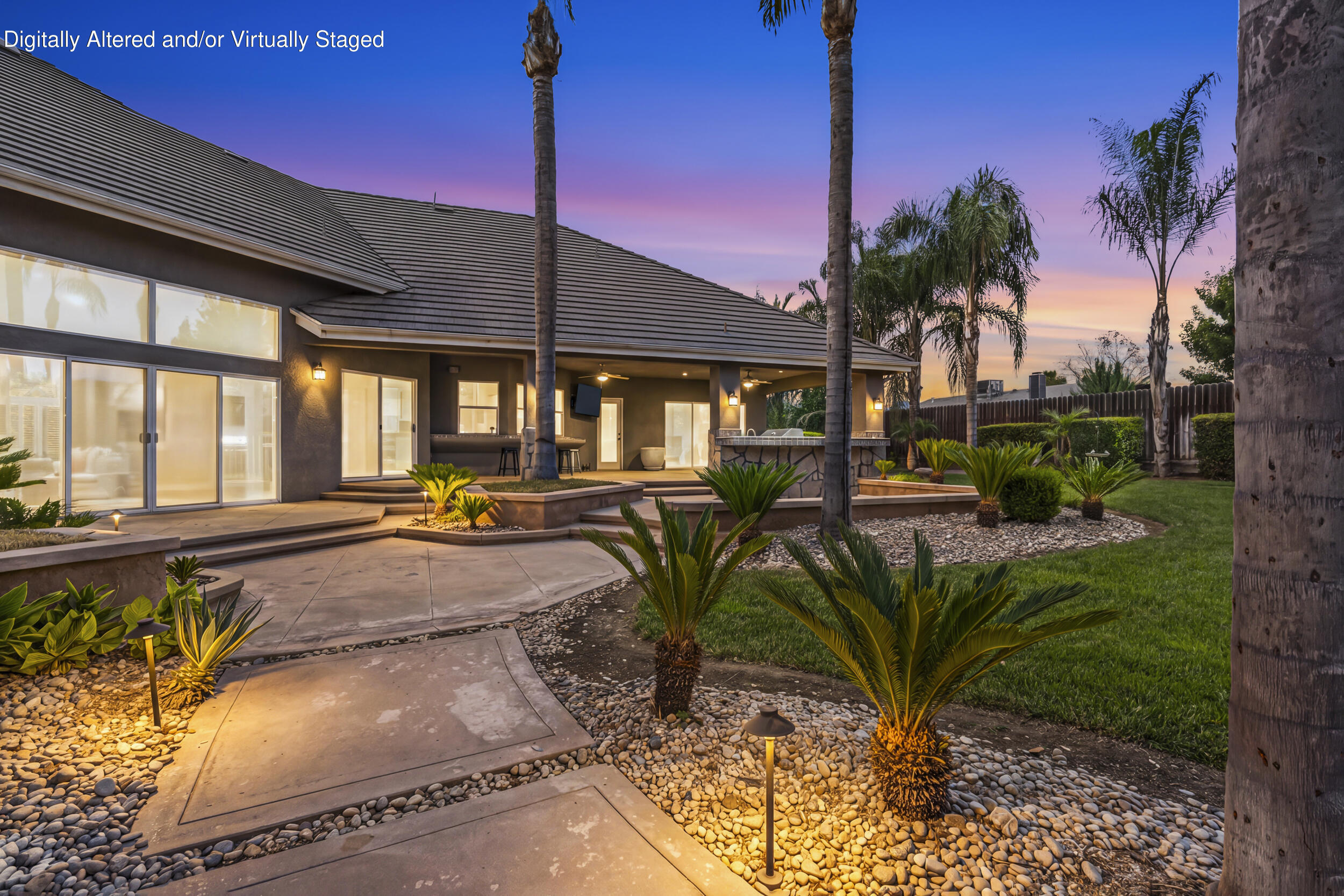 5709 W Seeger Ct, Visalia, CA 93277