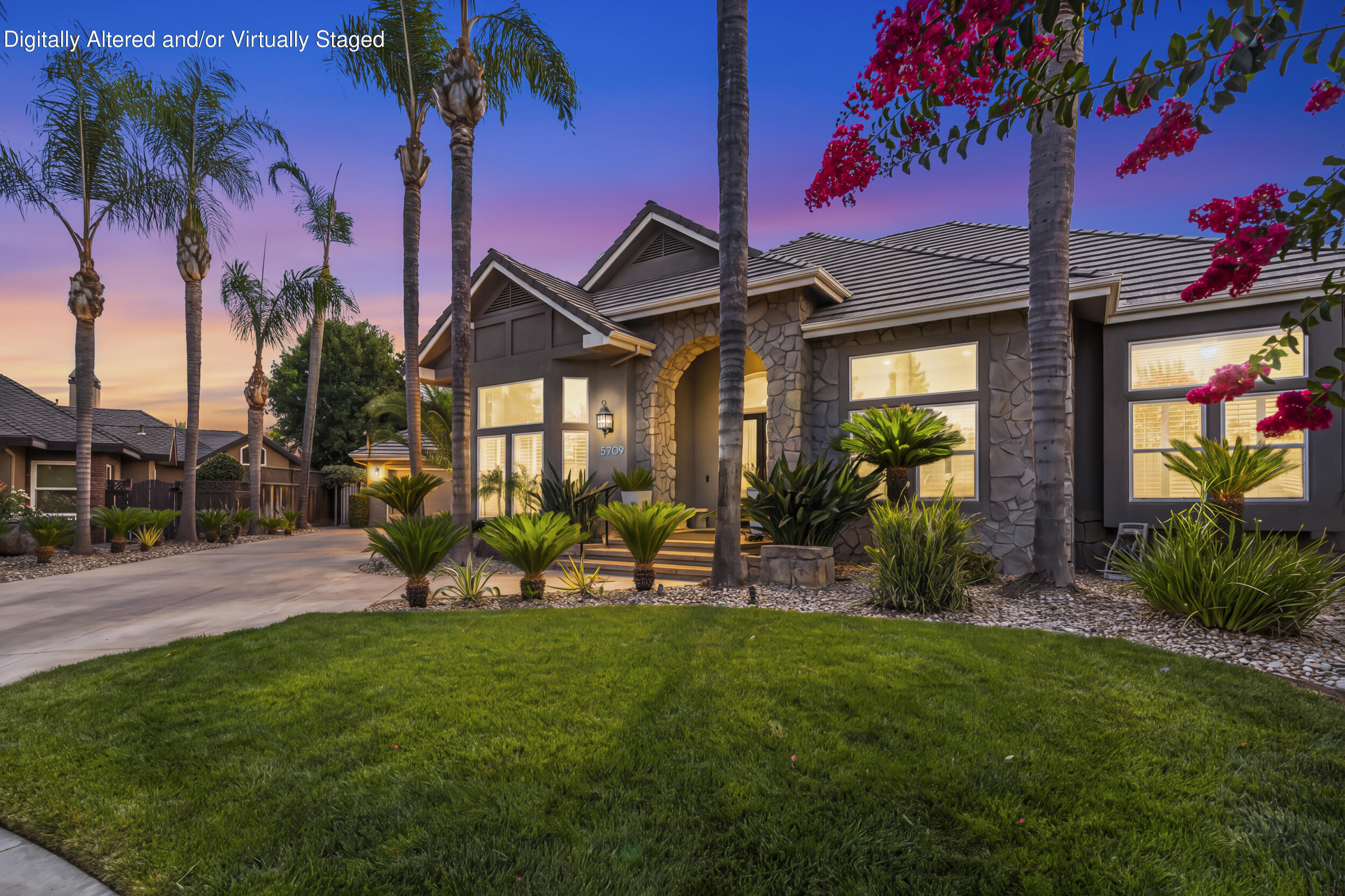 5709 W Seeger Ct, Visalia, CA 93277
