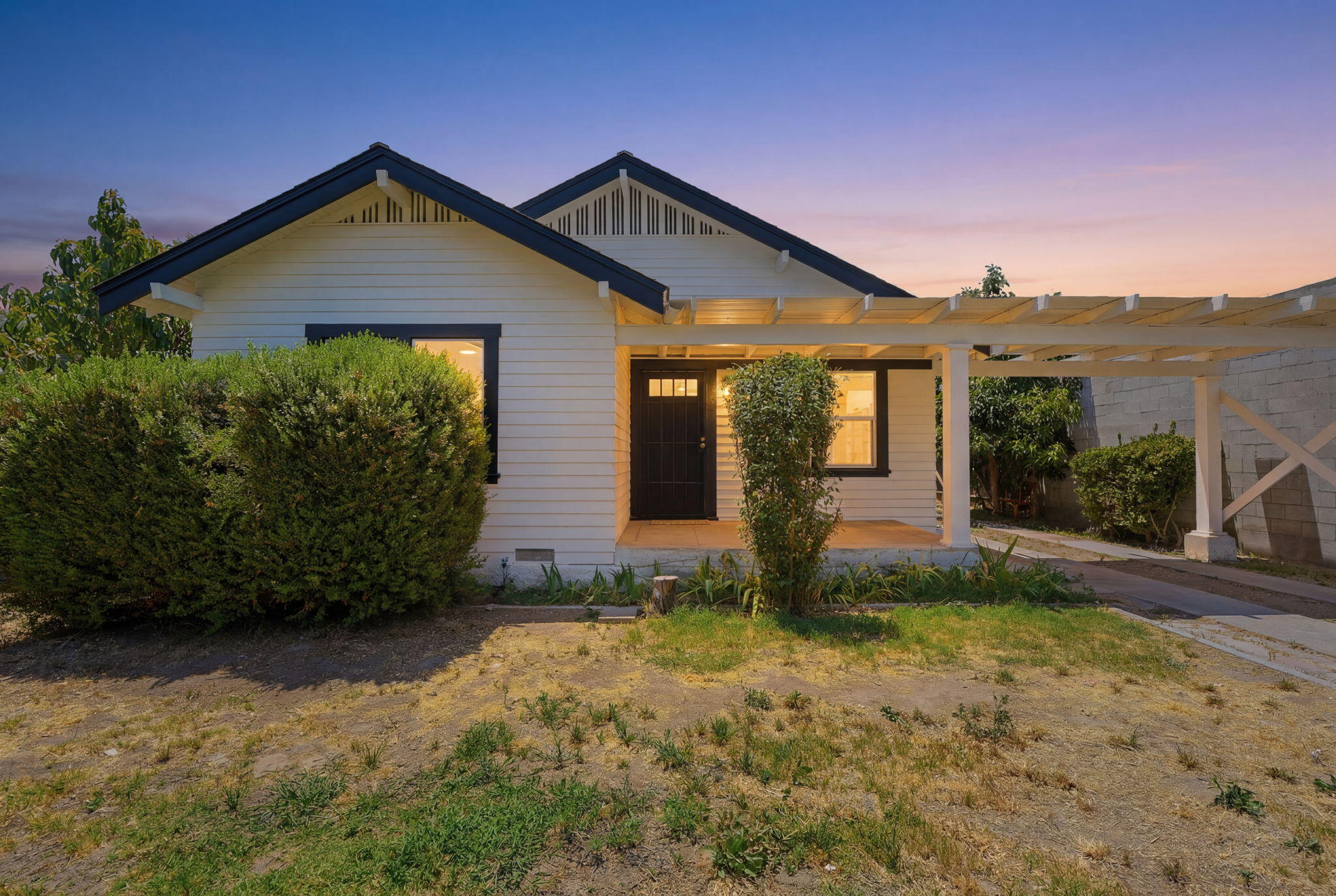 35 S Howland St, Porterville, CA 93257