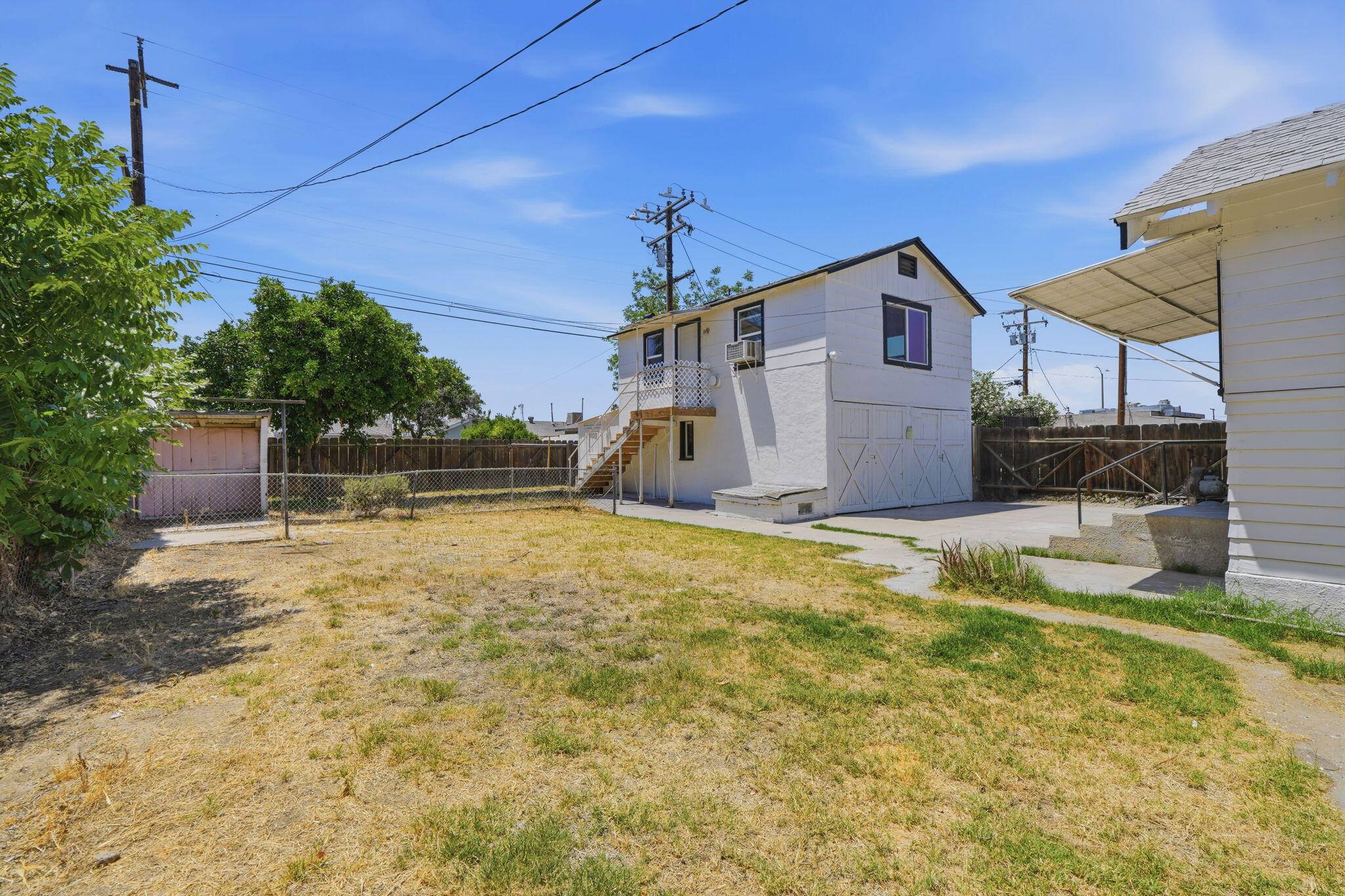 35 S Howland St, Porterville, CA 93257