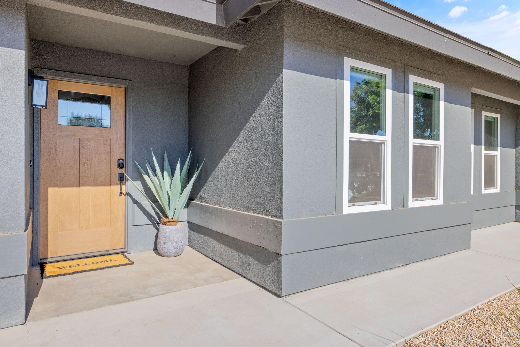 1222 N Laspina St, Tulare, CA 93274