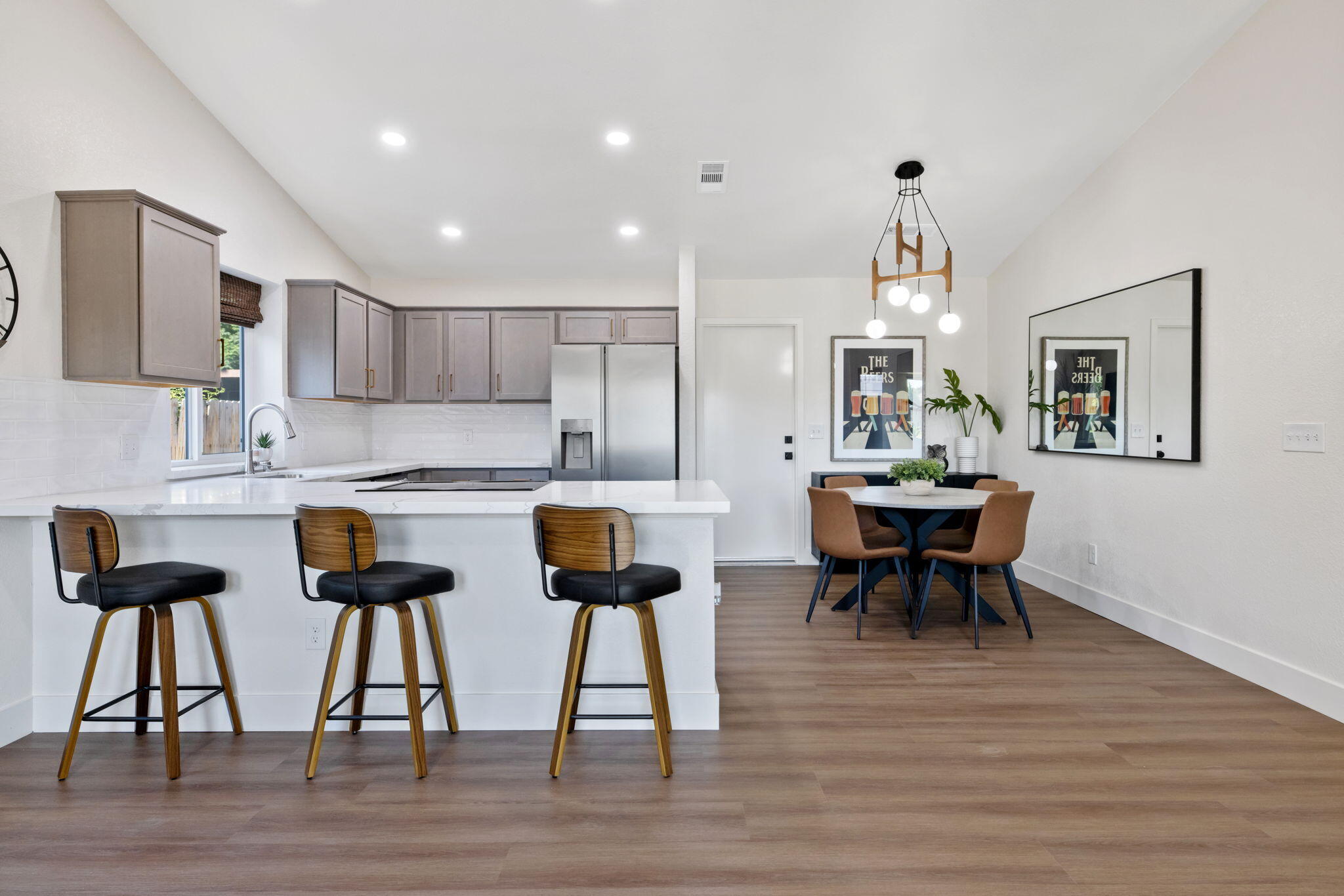 1222 N Laspina St, Tulare, CA 93274