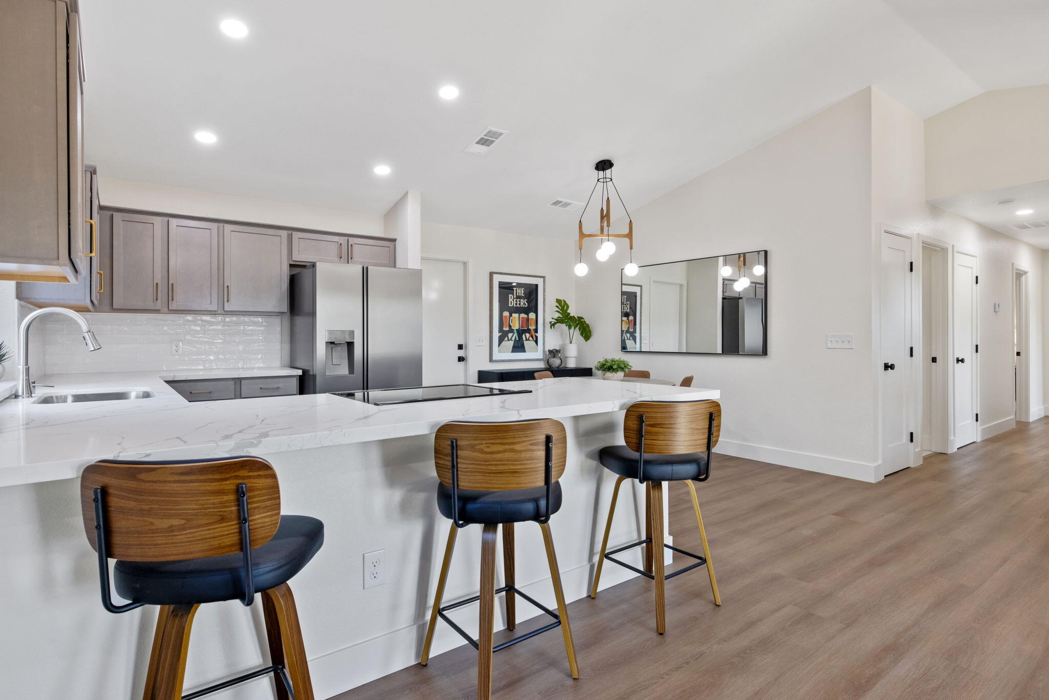 1222 N Laspina St, Tulare, CA 93274
