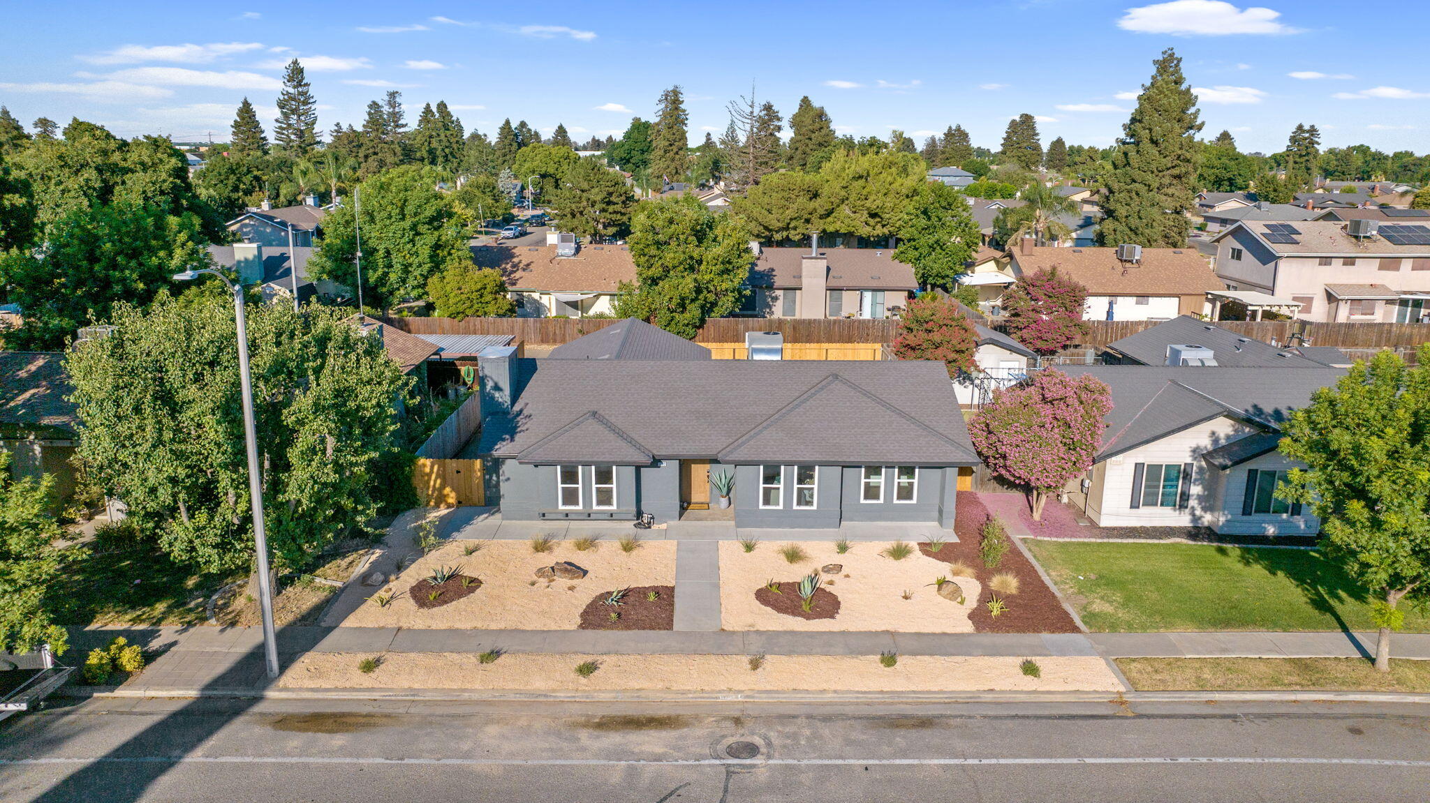 1222 N Laspina St, Tulare, CA 93274
