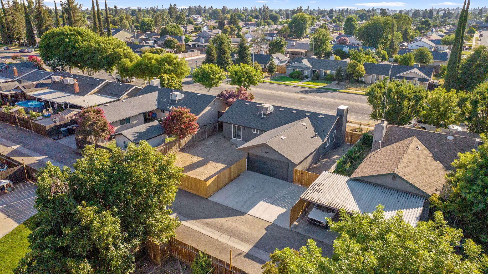 1222 N Laspina St, Tulare, CA 93274