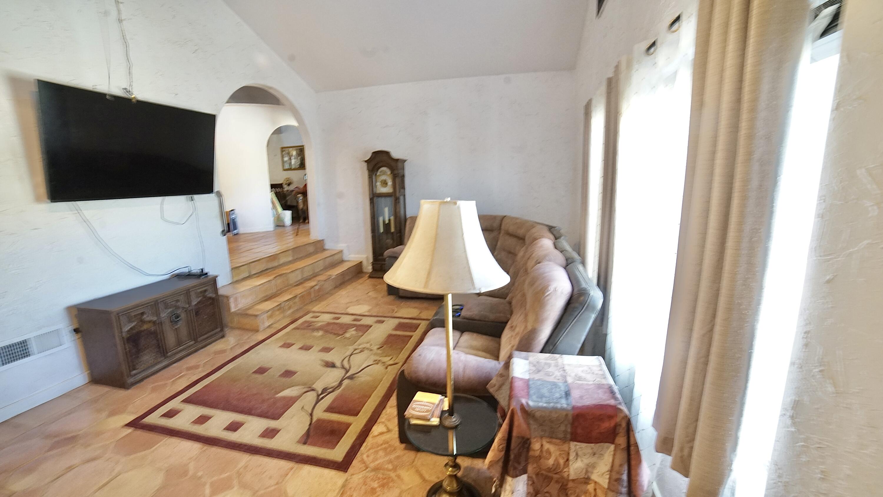 1166 N Harvard Ave, Lindsay, CA 93247