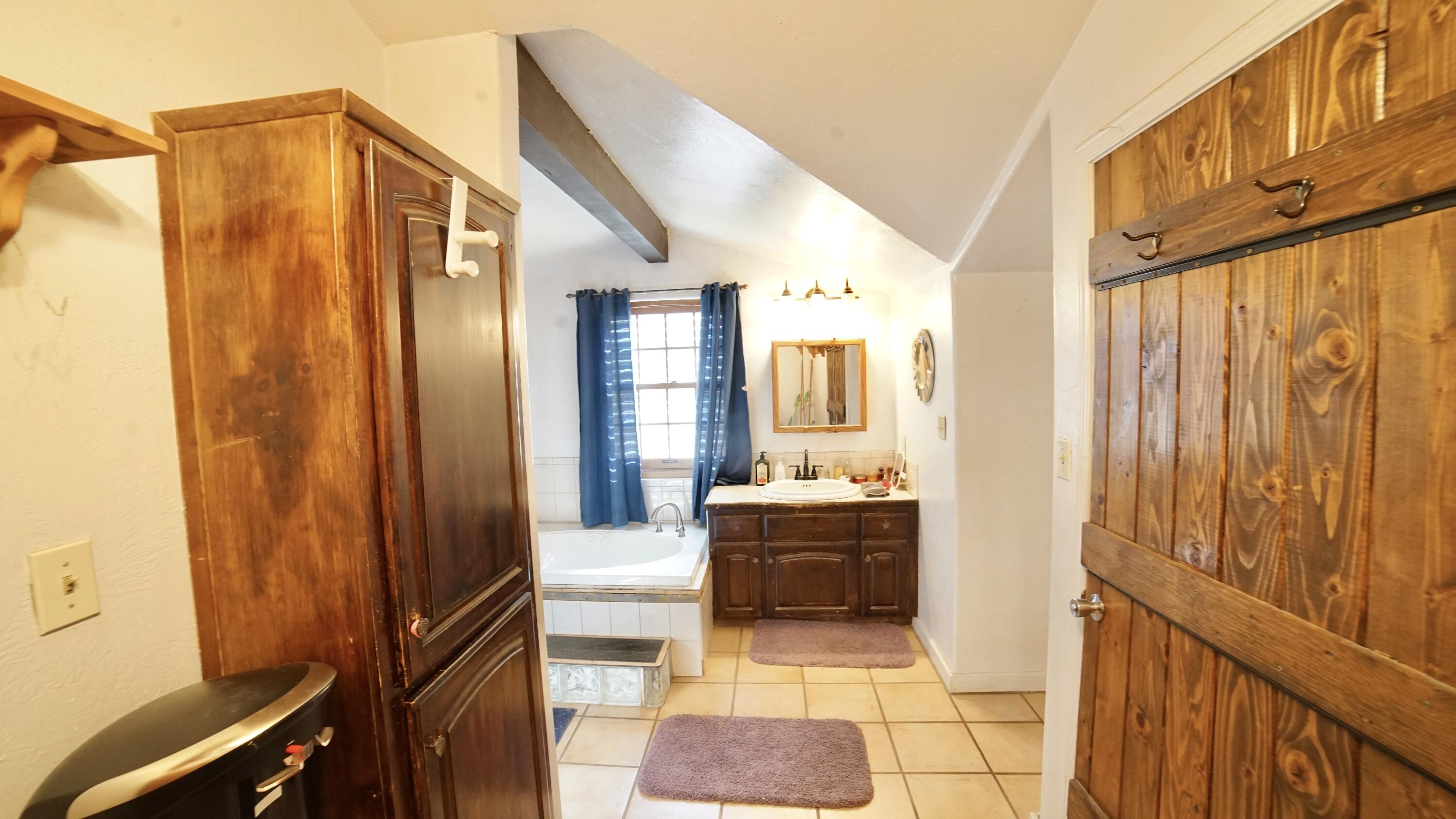 1166 N Harvard Ave, Lindsay, CA 93247