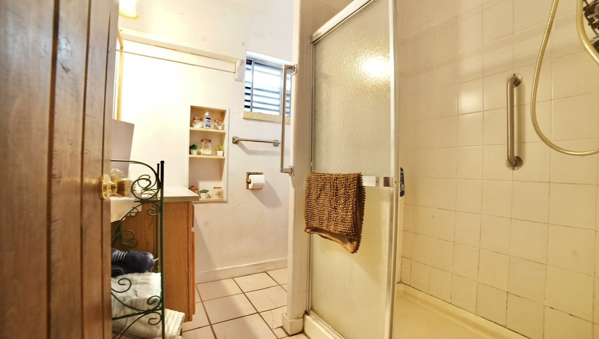 1166 N Harvard Ave, Lindsay, CA 93247