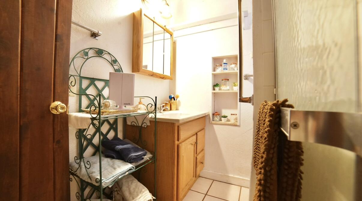 1166 N Harvard Ave, Lindsay, CA 93247
