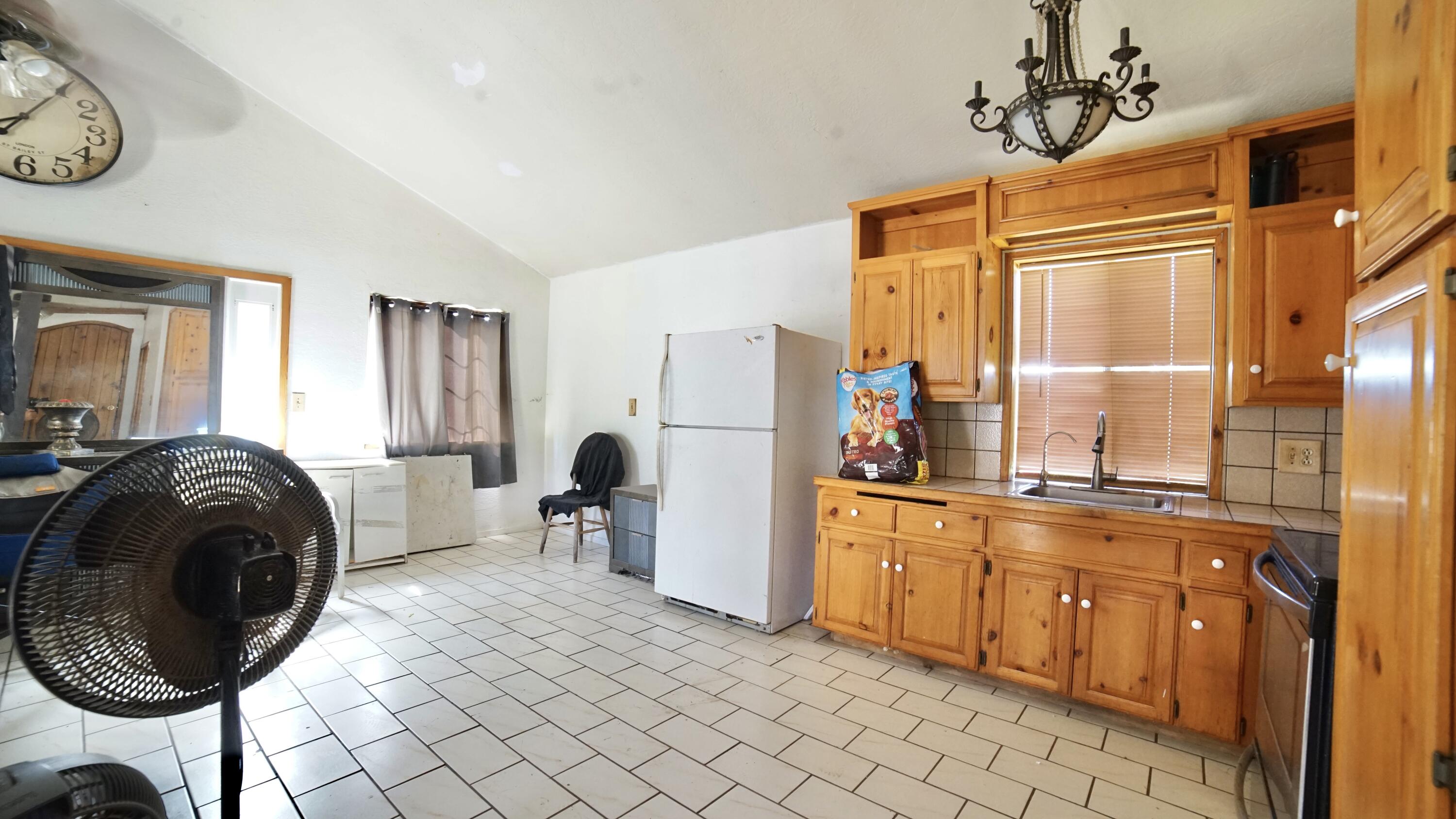 1166 N Harvard Ave, Lindsay, CA 93247